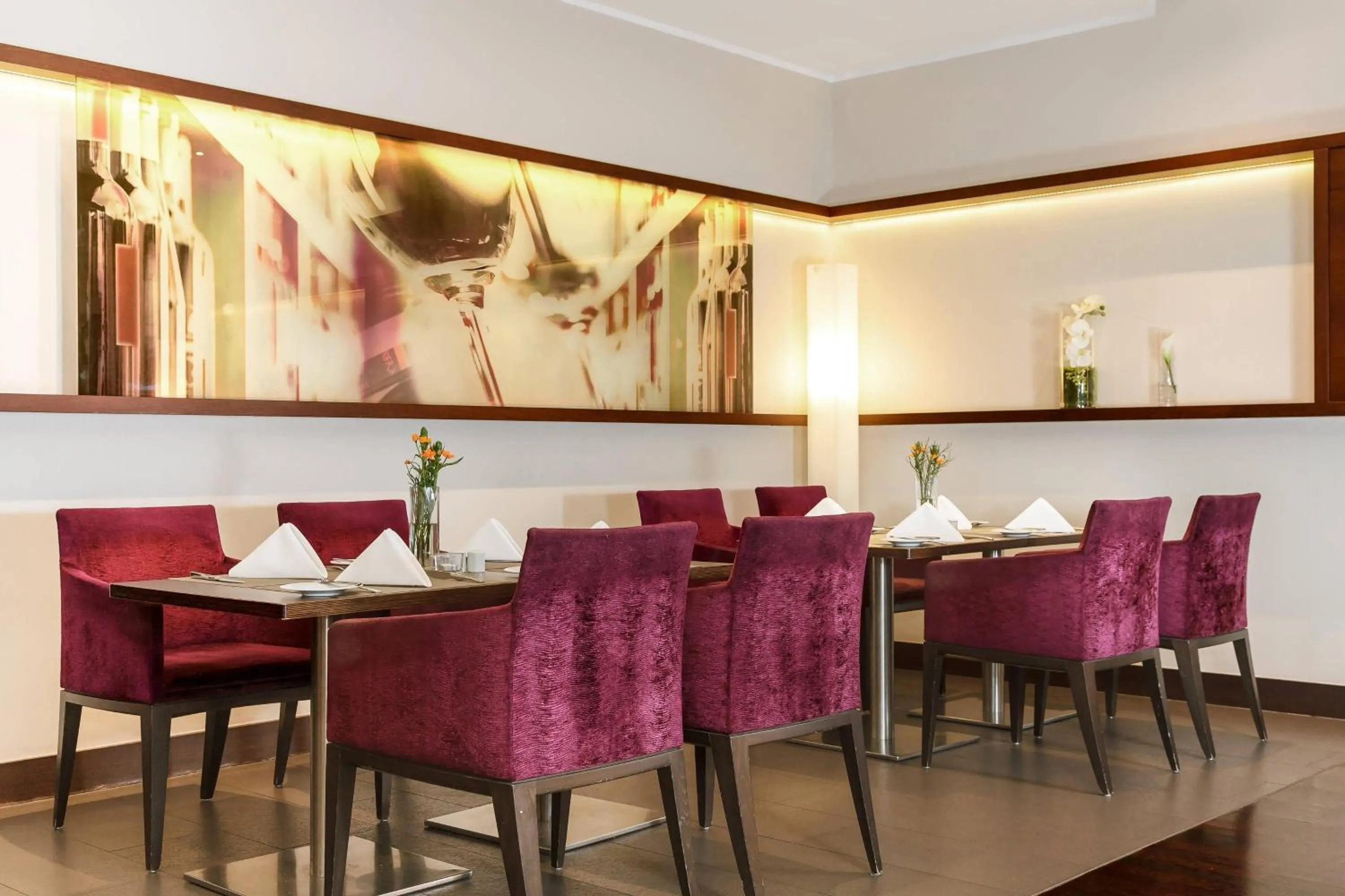 Restaurant/places to eat in Sheraton Essen Hotel