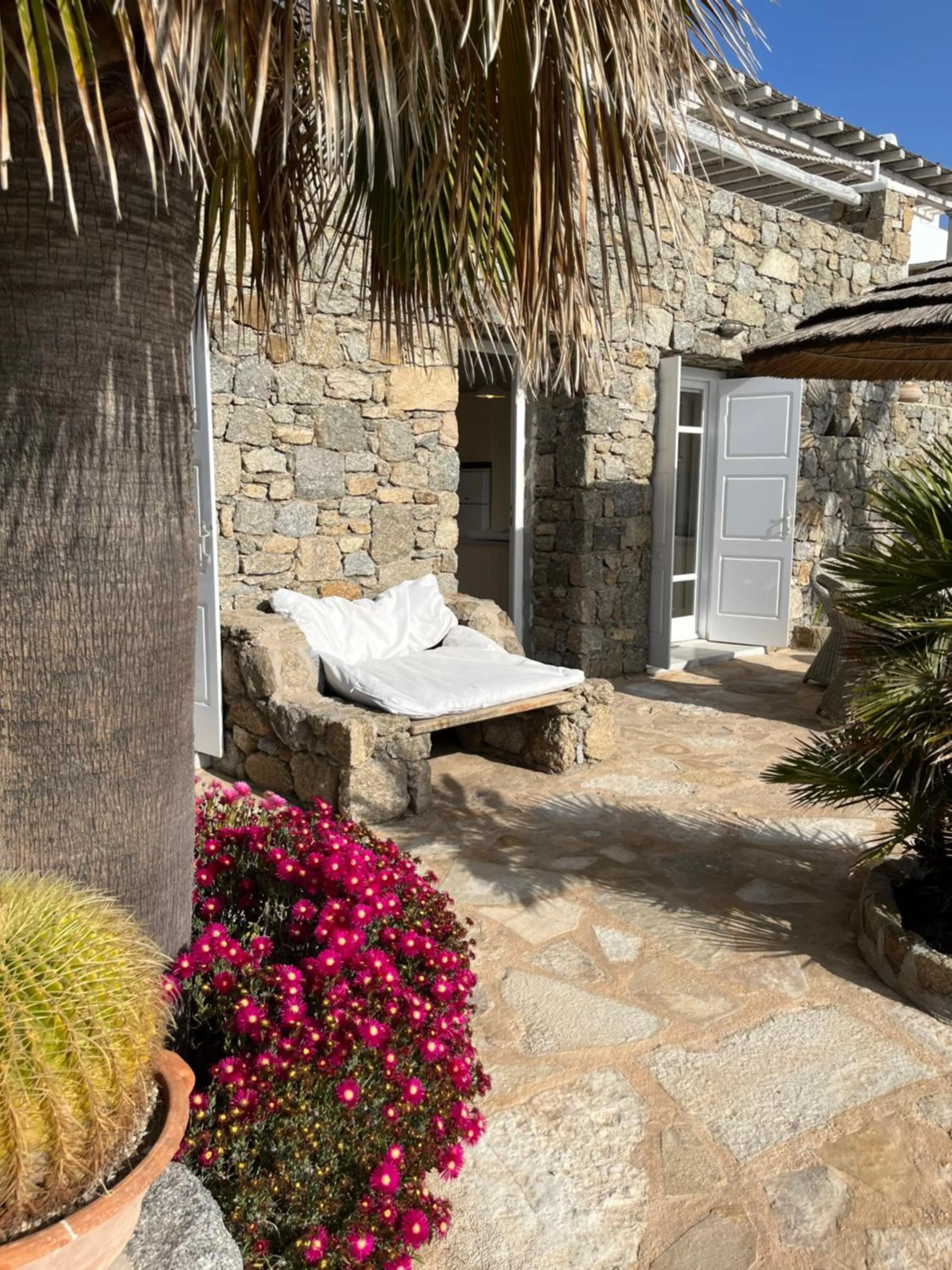 Garden in Navy Blue Suites