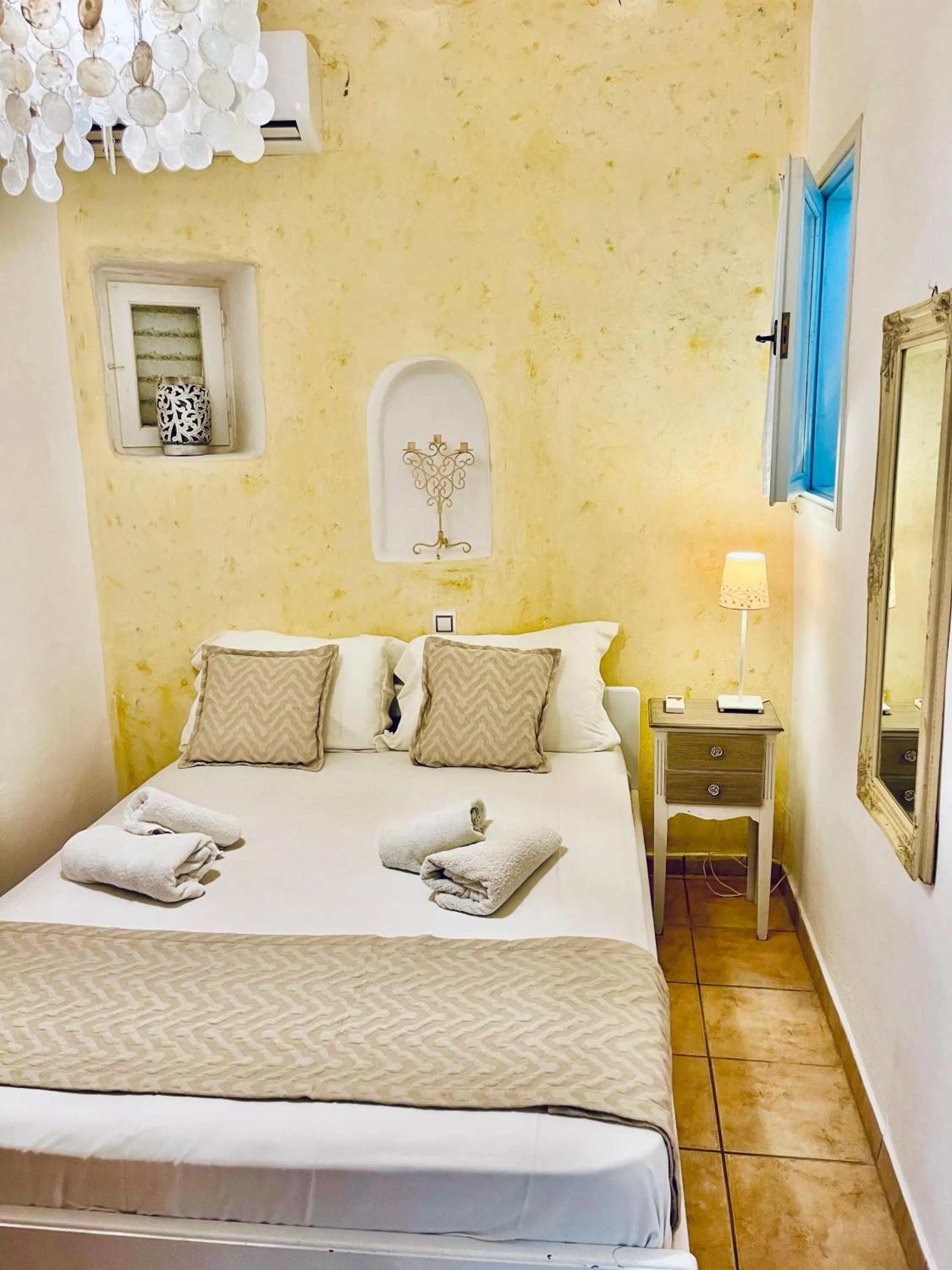 Bed in Navy Blue Suites