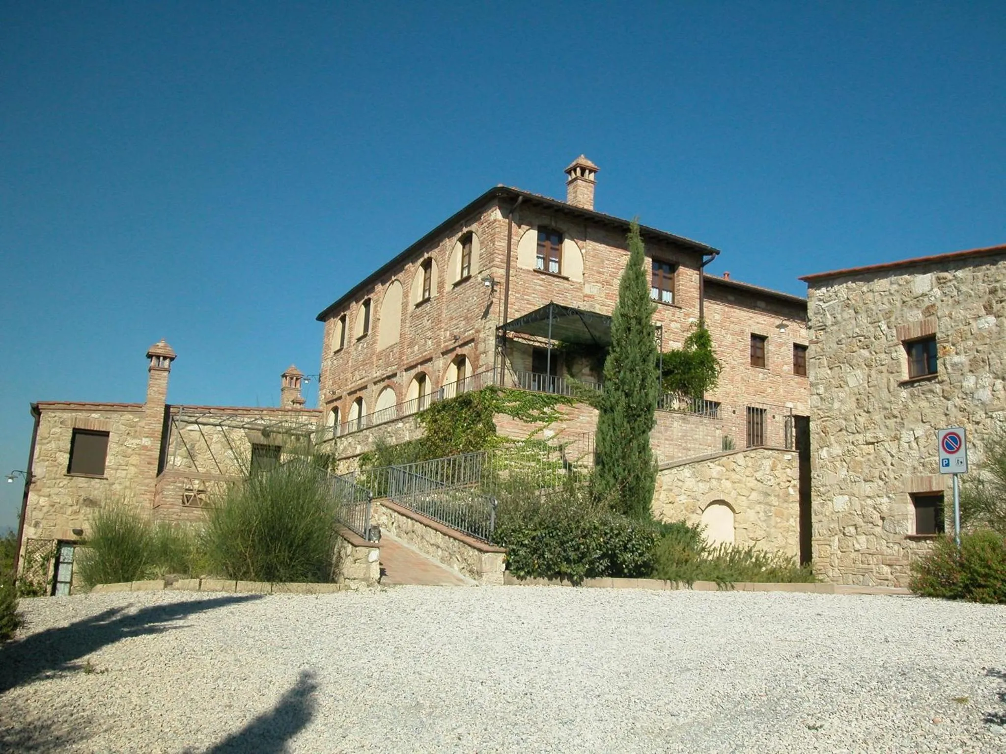 Holidays in apartment with swimming pool in Tuscany Siena