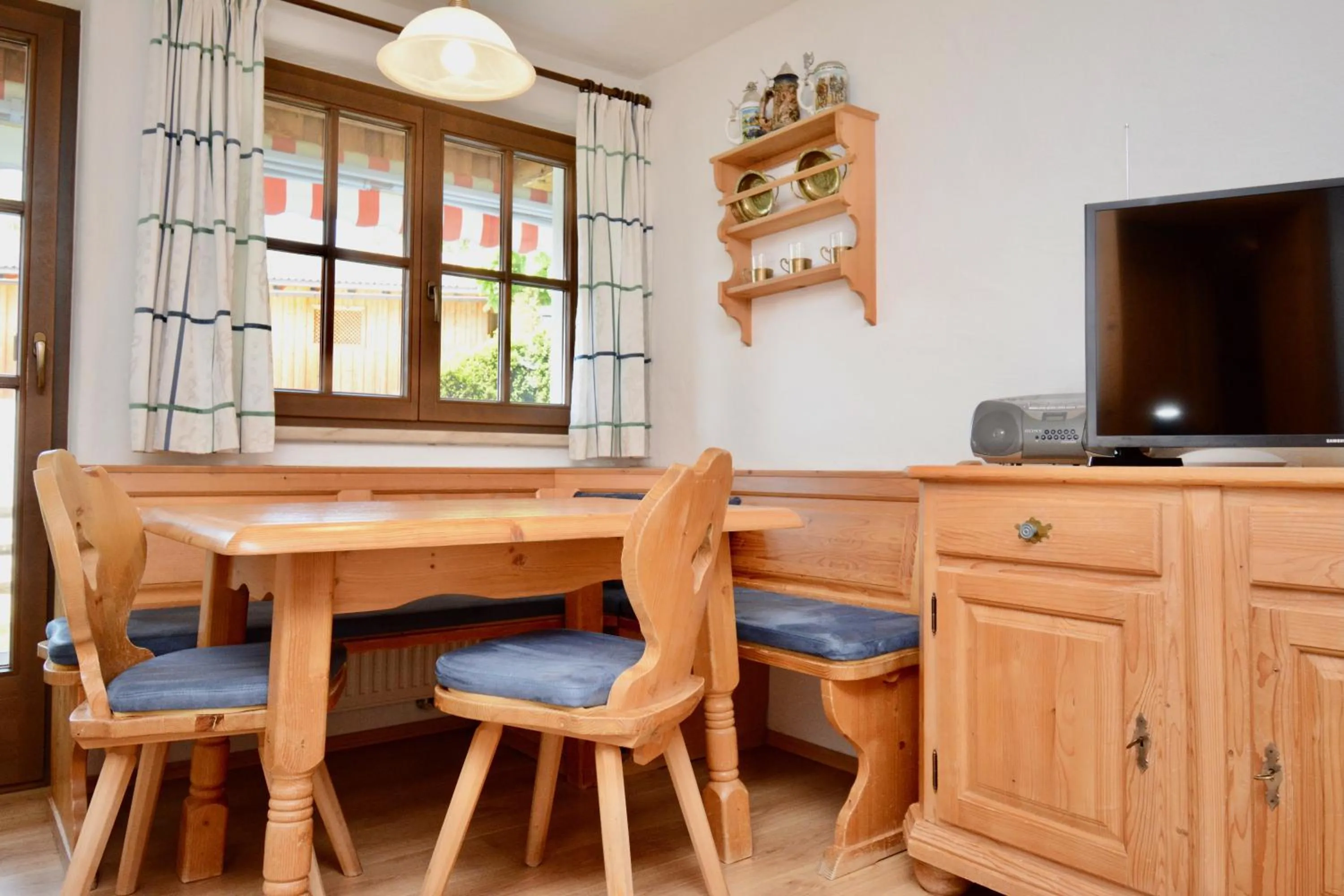 Dining area in Appartement Oberschernthann