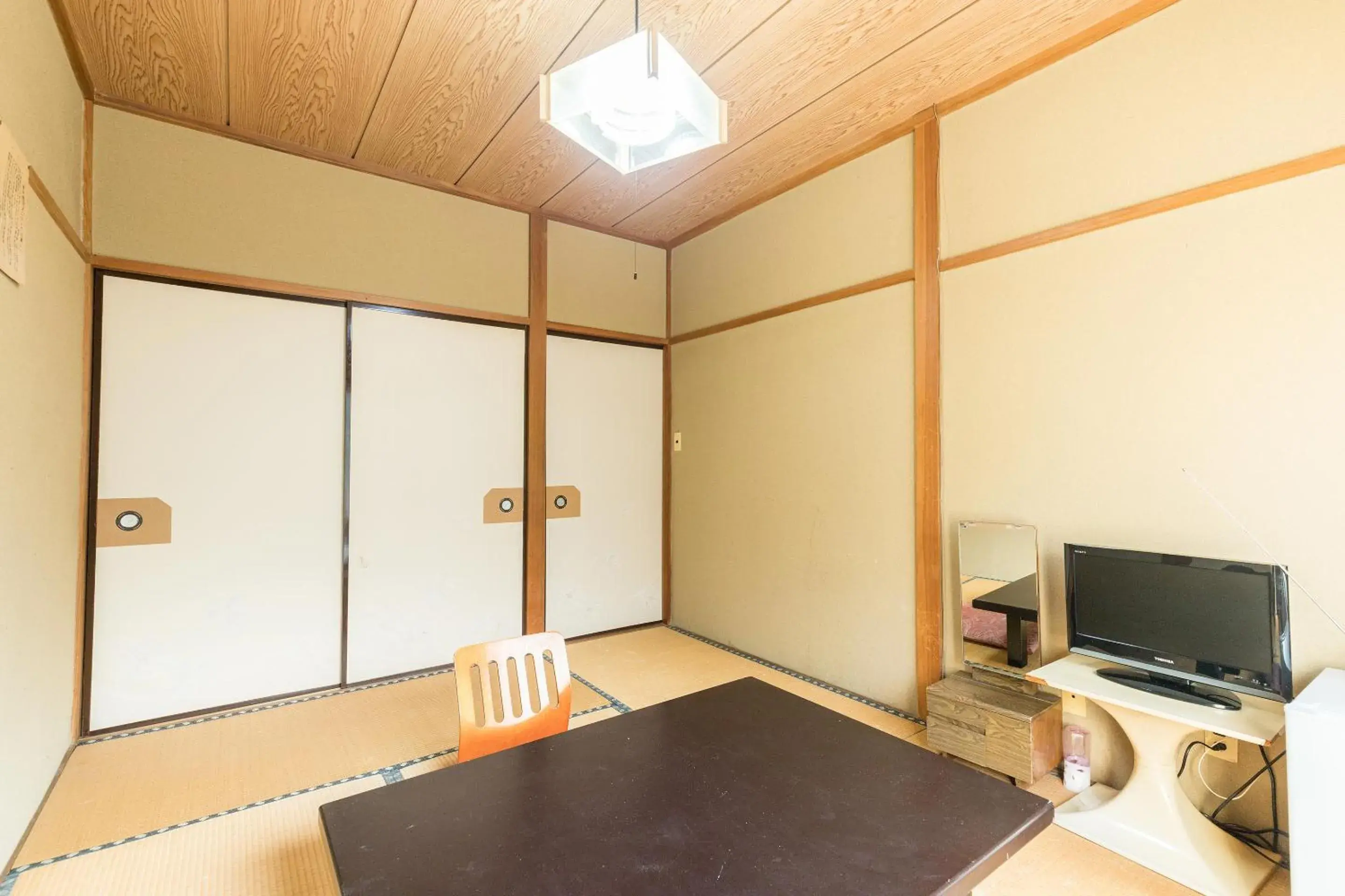 Japanese-Style Twin Room with Shared Bathroom - single occupancy - Smoking in Tabist Miyoshi Ryokan Odawara Manazuru Japanese-Style Twin Room with Shared Bathroom - single occupancy - Smoking in Tabist Miyoshi Ryokan Odawara Manazuru