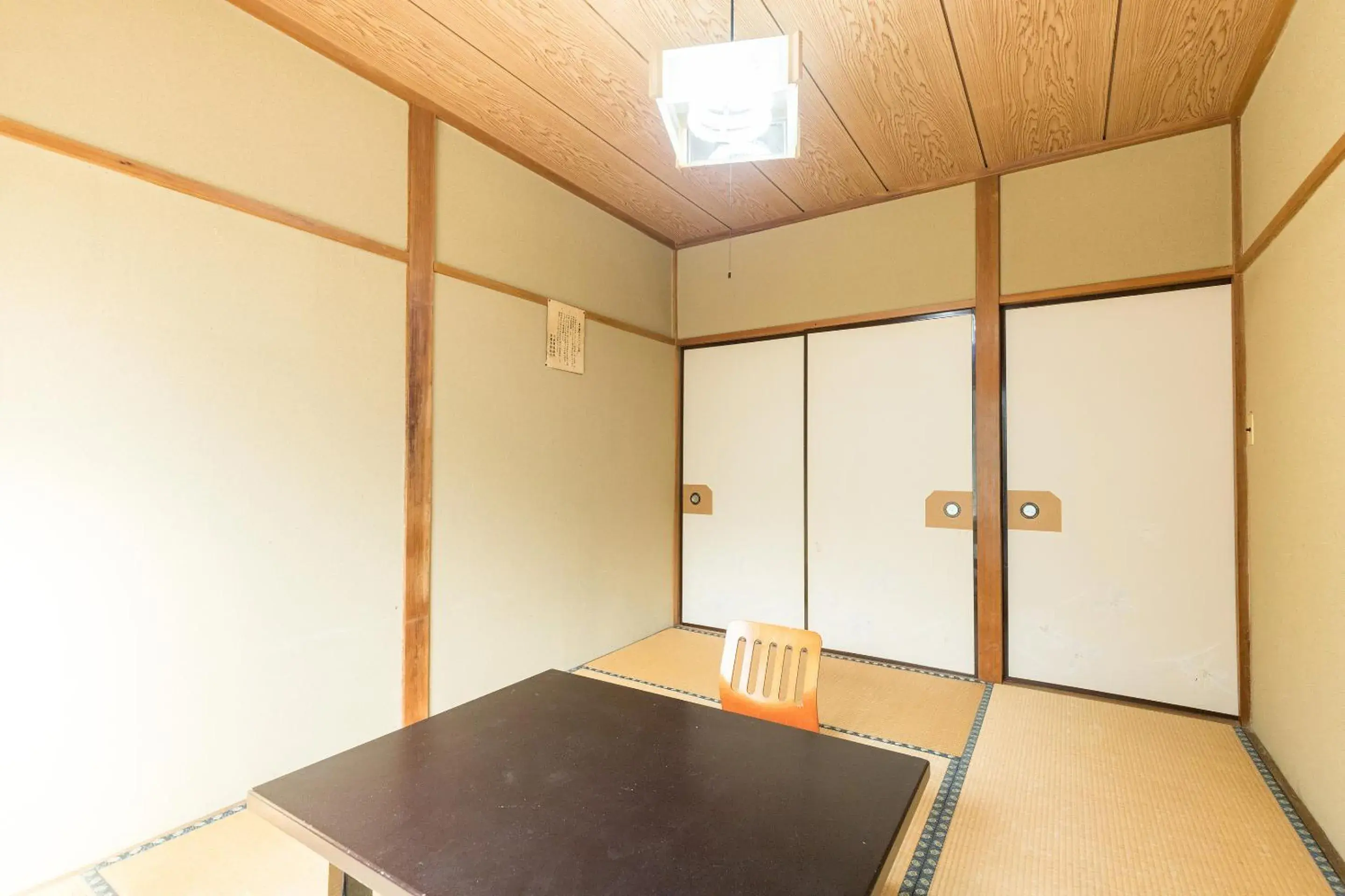 Japanese-Style Twin Room with Shared Bathroom - single occupancy - Smoking in Tabist Miyoshi Ryokan Odawara Manazuru Japanese-Style Twin Room with Shared Bathroom - single occupancy - Smoking in Tabist Miyoshi Ryokan Odawara Manazuru