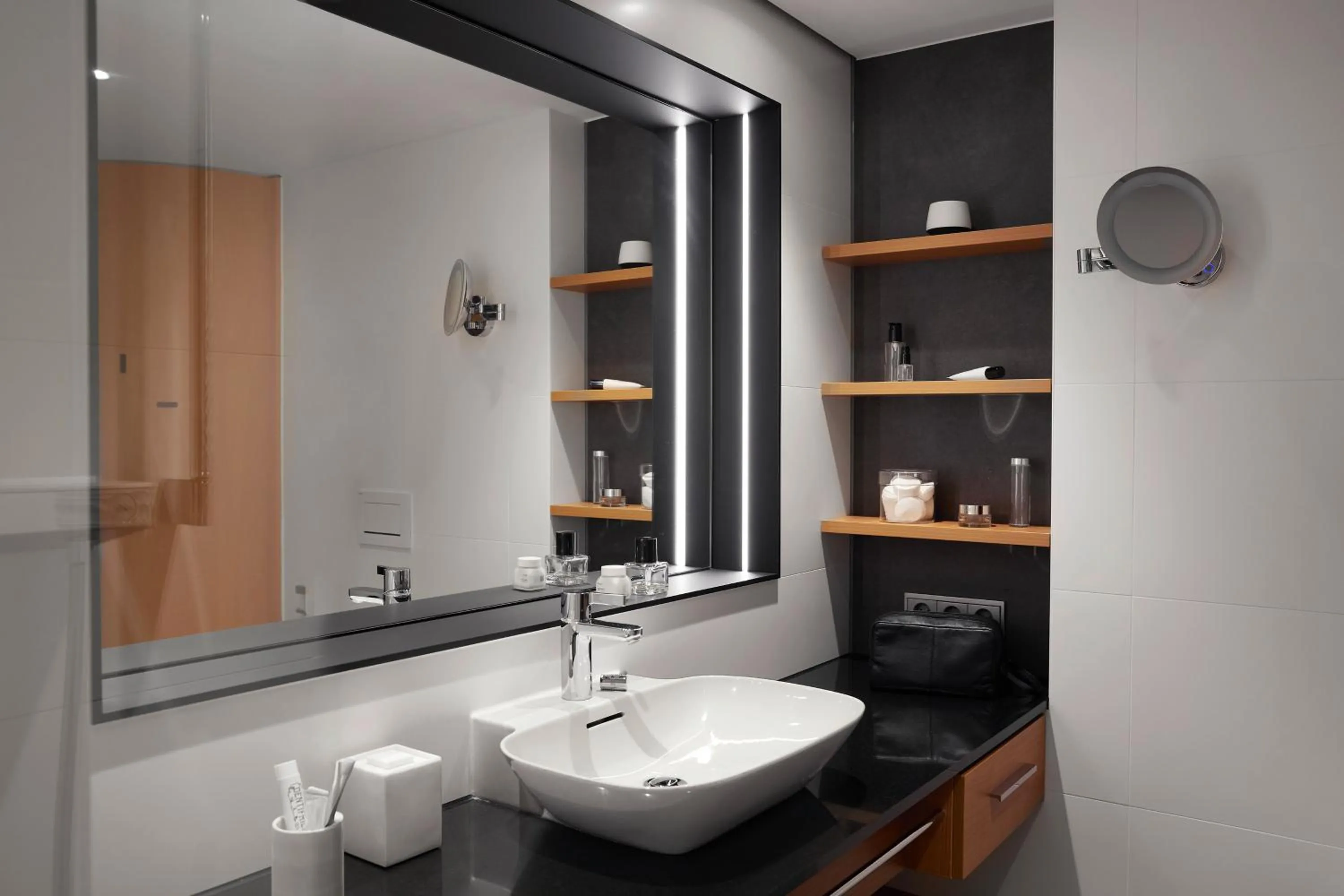 Bathroom in THE MADISON Hotel Hamburg