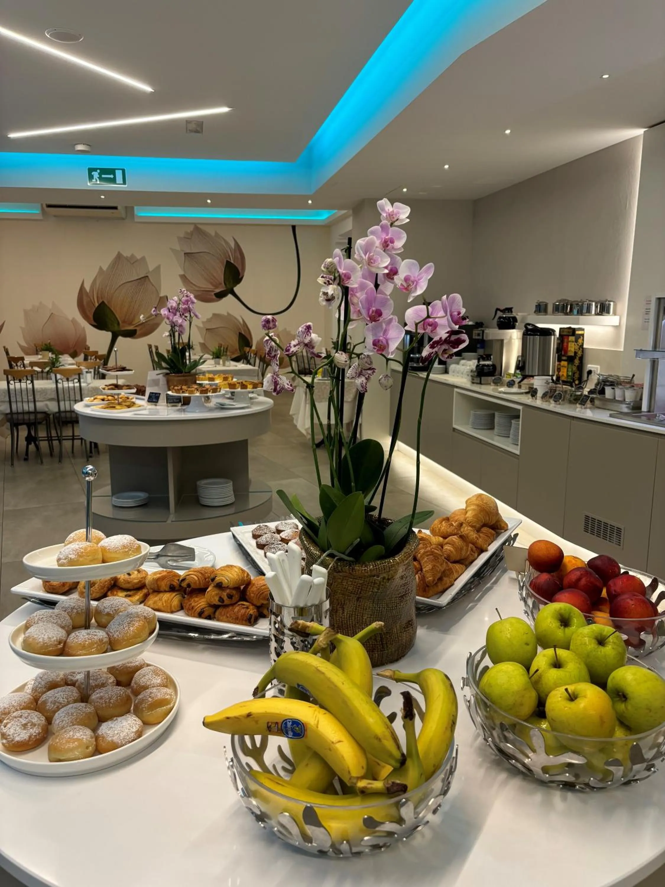 Buffet breakfast in Residenza Pesce D'Oro