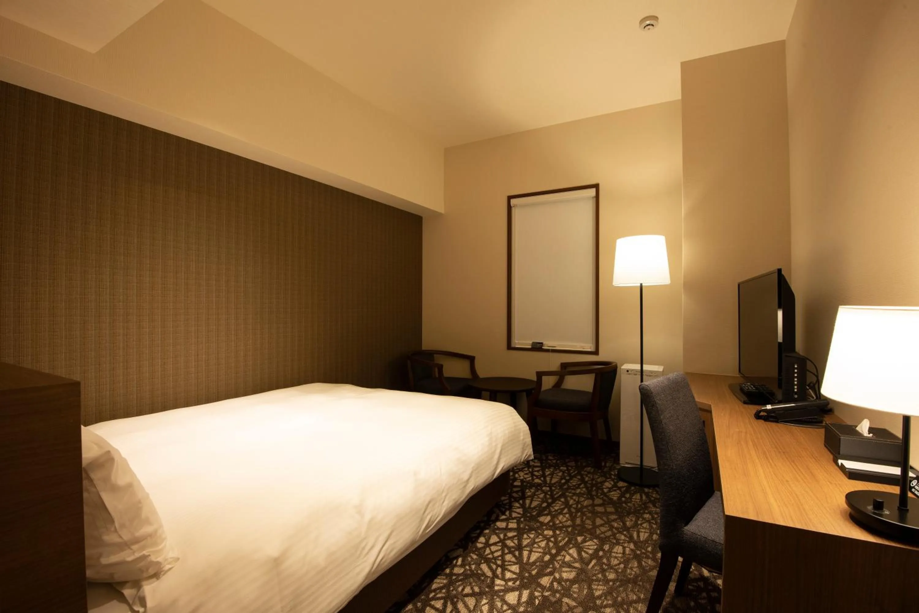 Bed in Wires Hotel Shinagawa Seaside