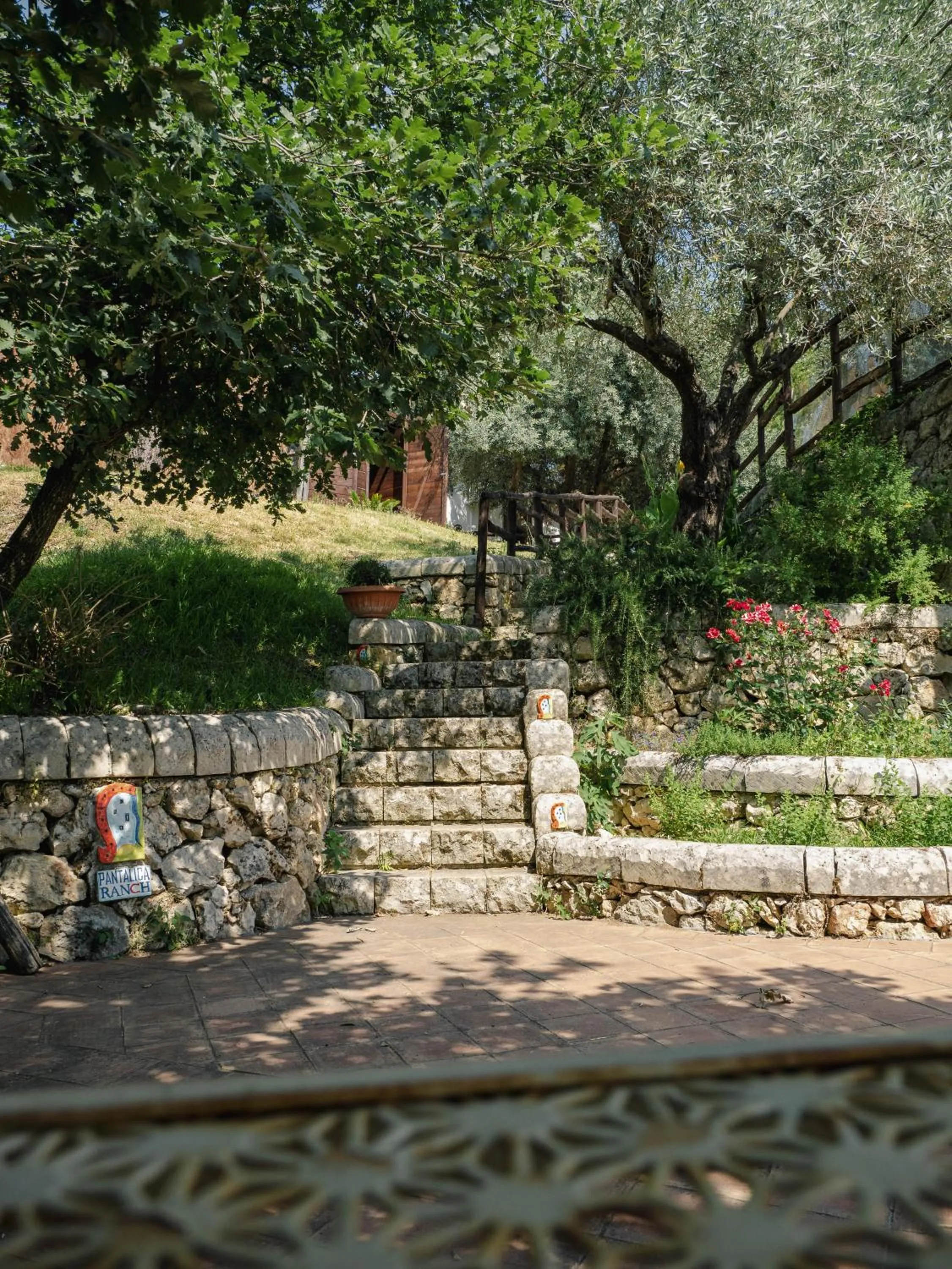 Patio in Pantalica Ranch Agriturismo Siciliano