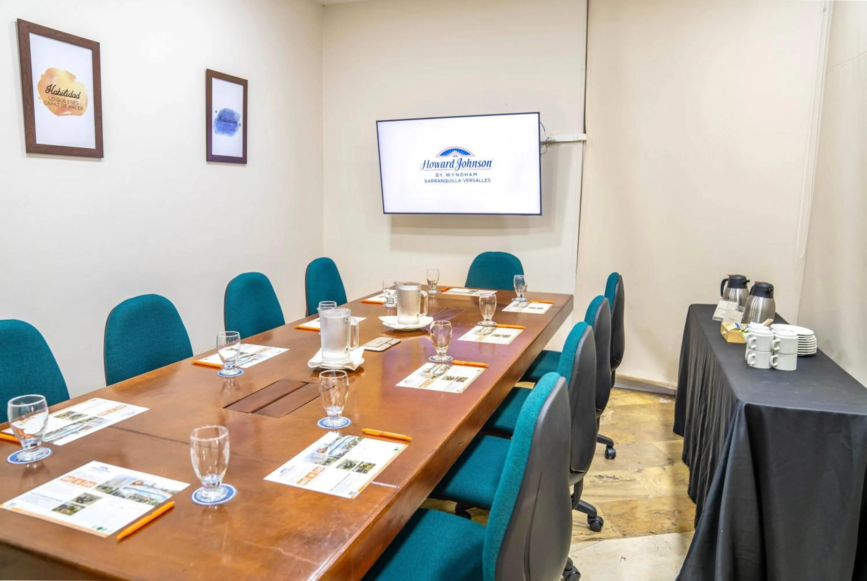 Meeting/conference room in Howard Johnson by Wyndham Barranquilla Versalles