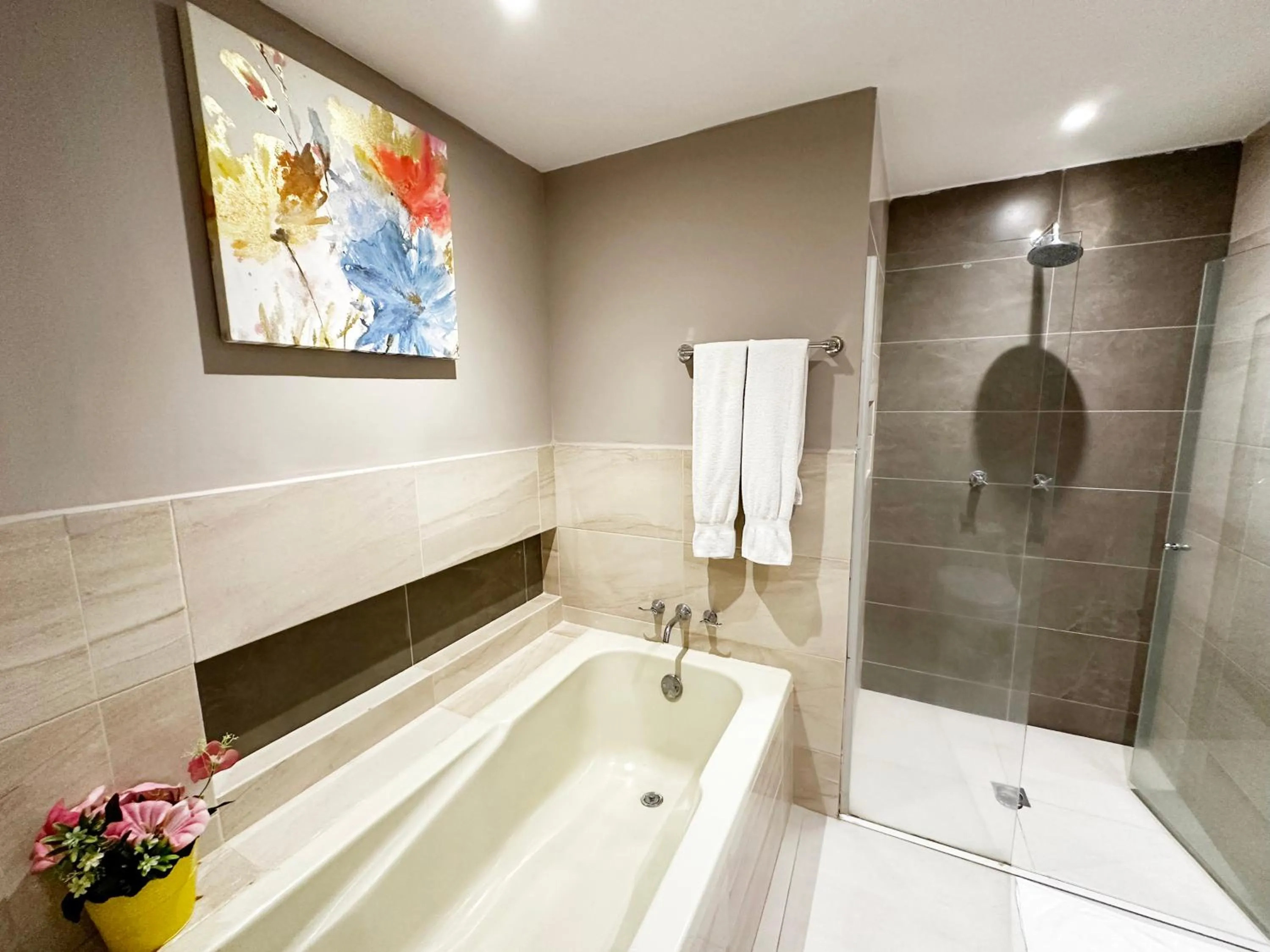 Bath in Howard Johnson by Wyndham Barranquilla Versalles