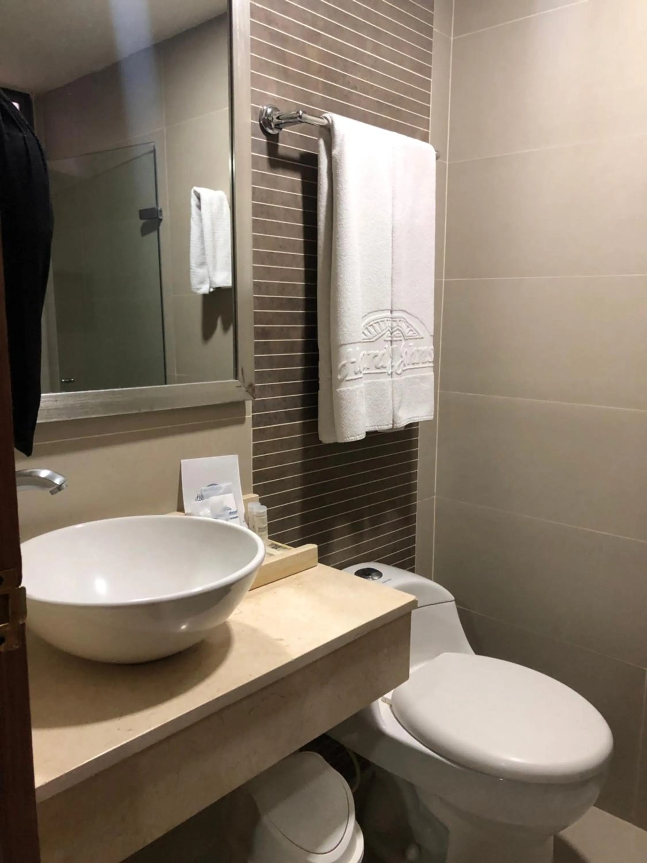 Bathroom in Howard Johnson by Wyndham Barranquilla Versalles