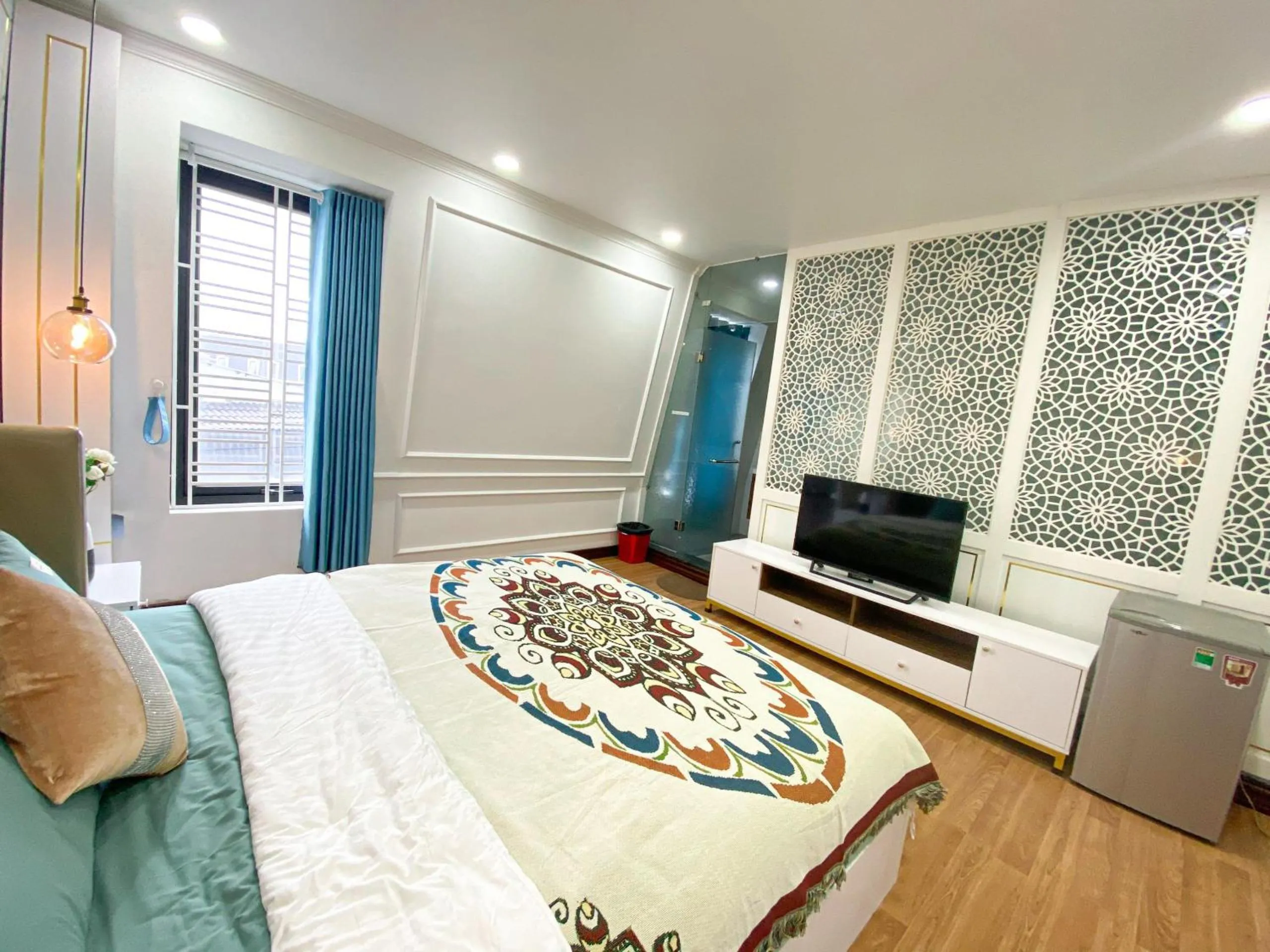 Bed in Hue Crown Boutique best hotel