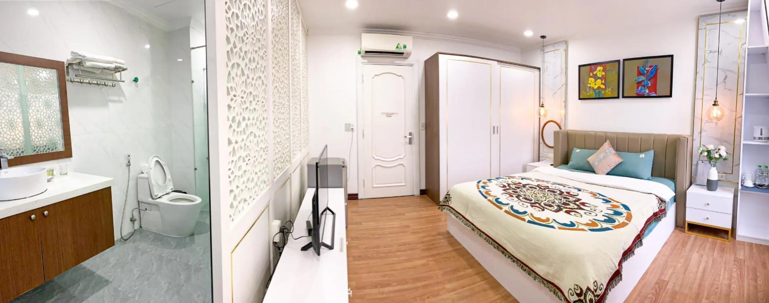 Bed in Hue Crown Boutique best hotel