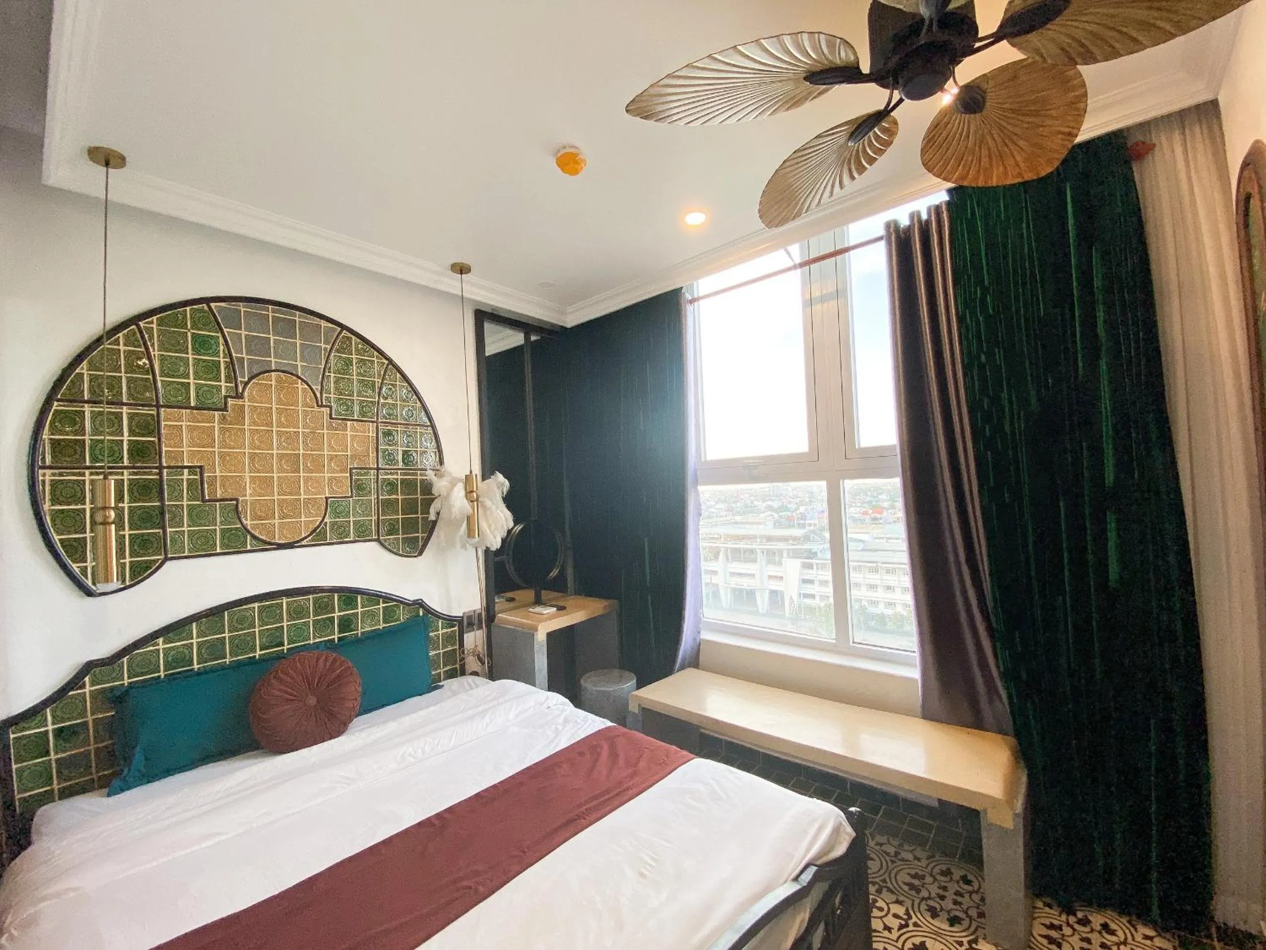 Bed in Hue Crown Boutique best hotel