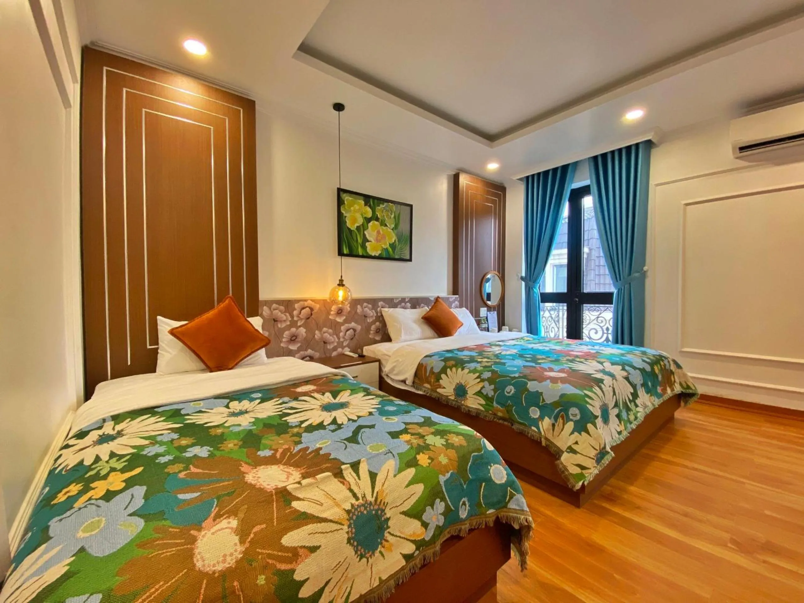 Bed in Hue Crown Boutique best hotel