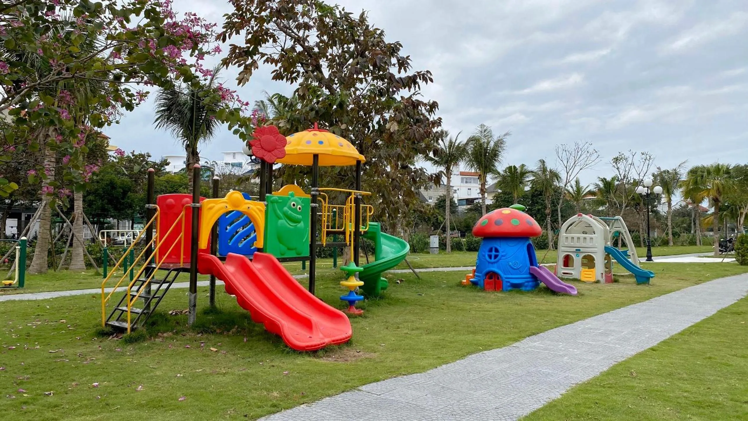 Hue Crown Boutique best hotel