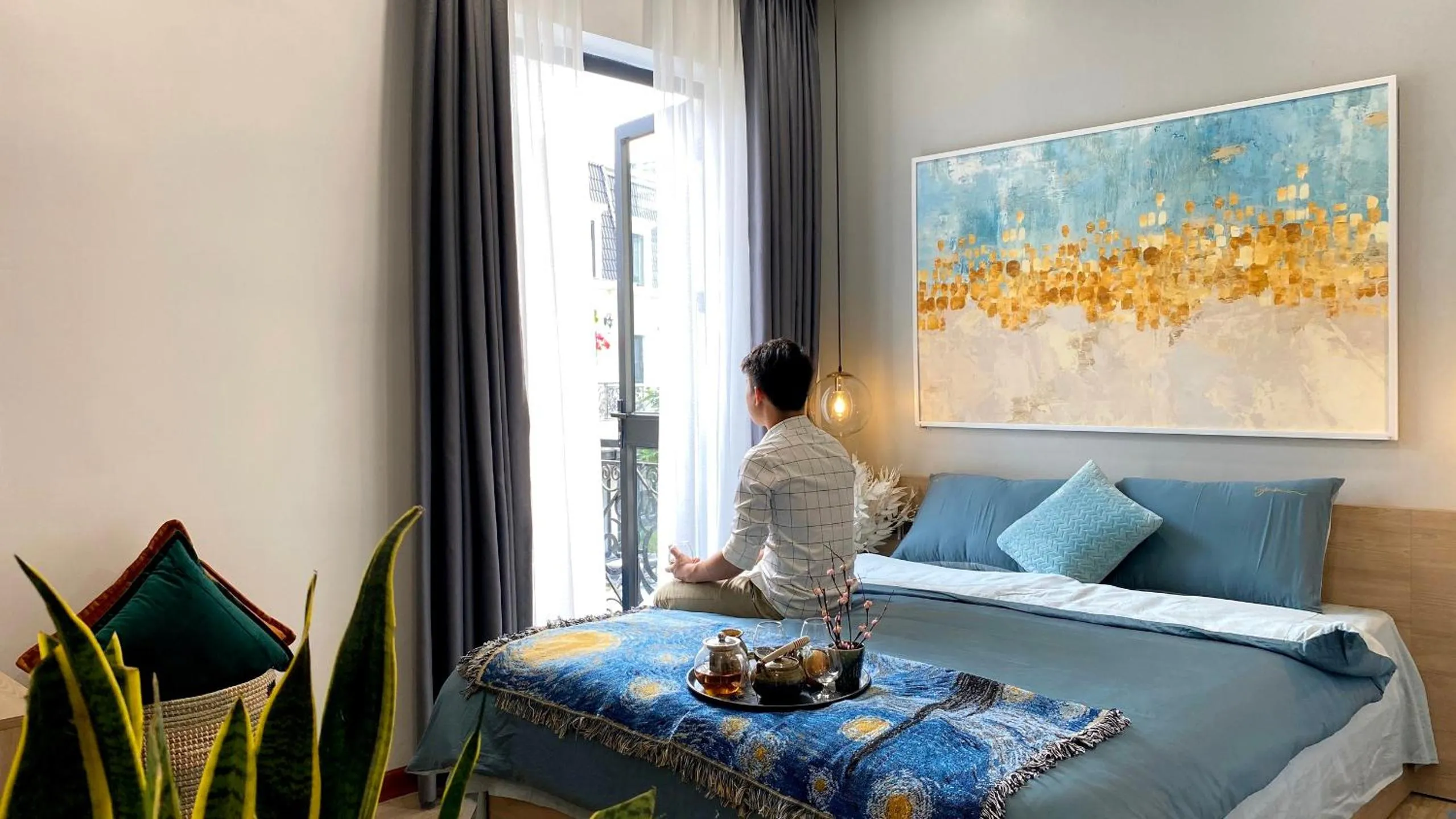 Bed in Hue Crown Boutique best hotel