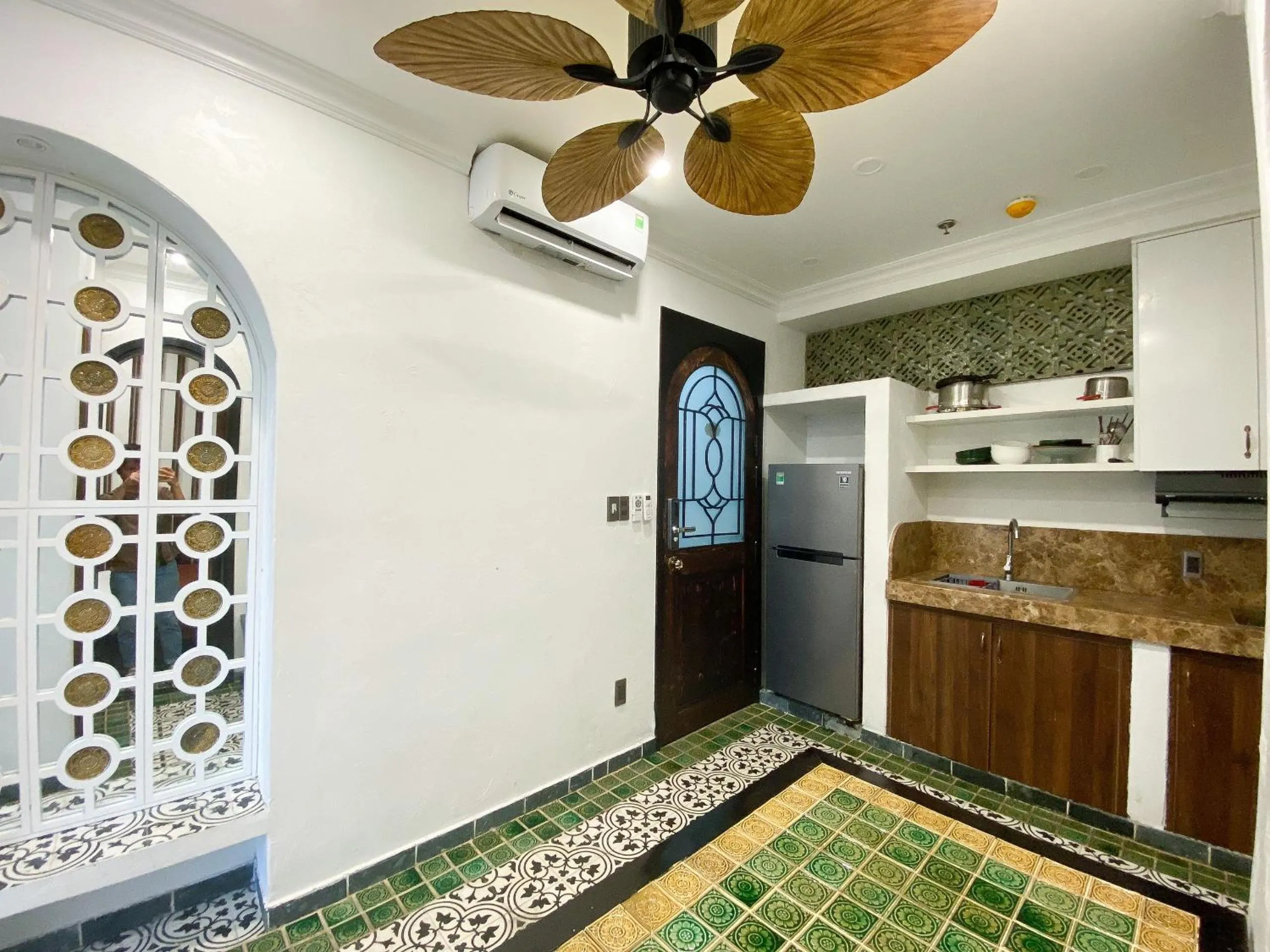 Hue Crown Boutique best hotel