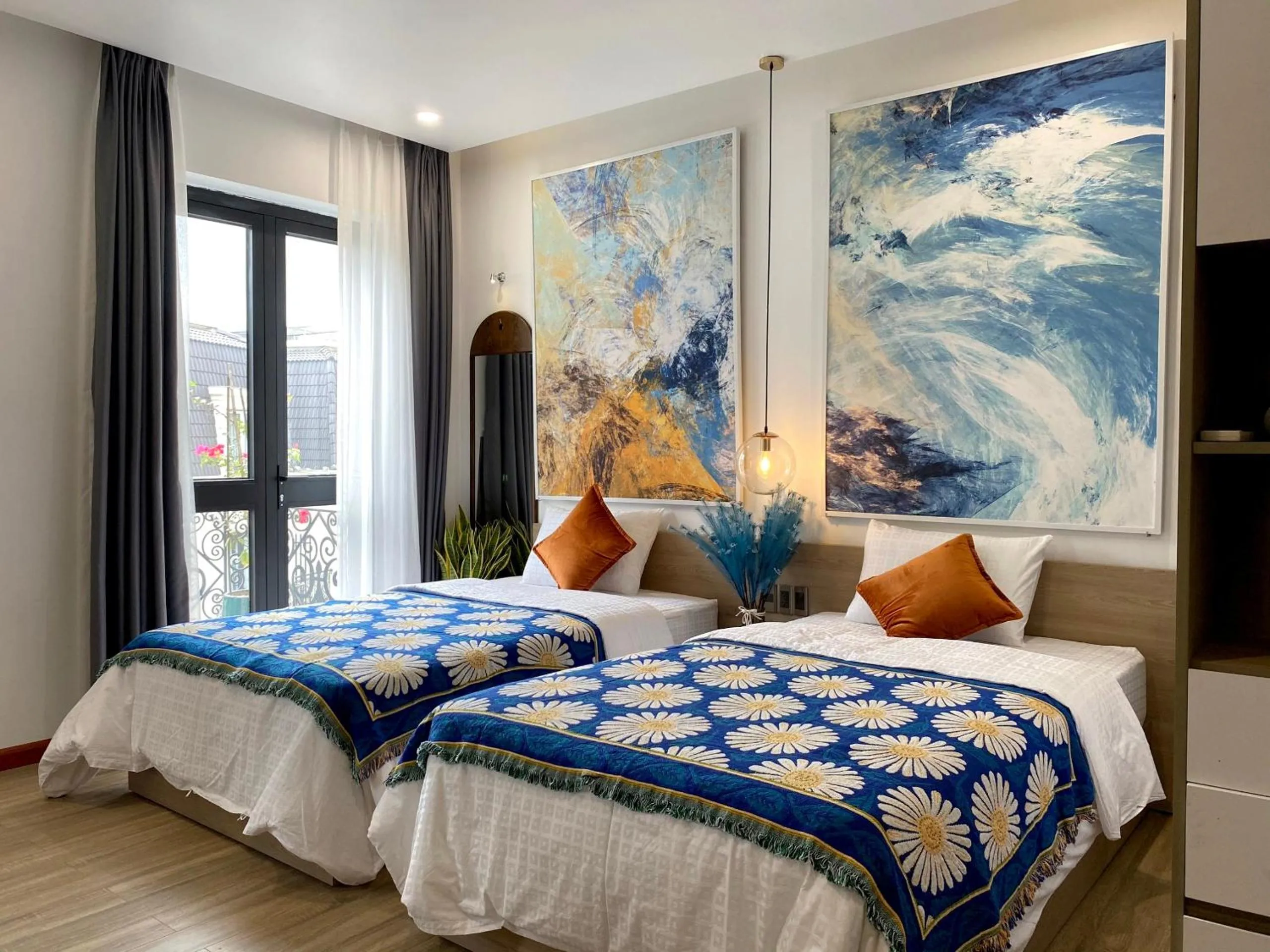 Bed in Hue Crown Boutique best hotel