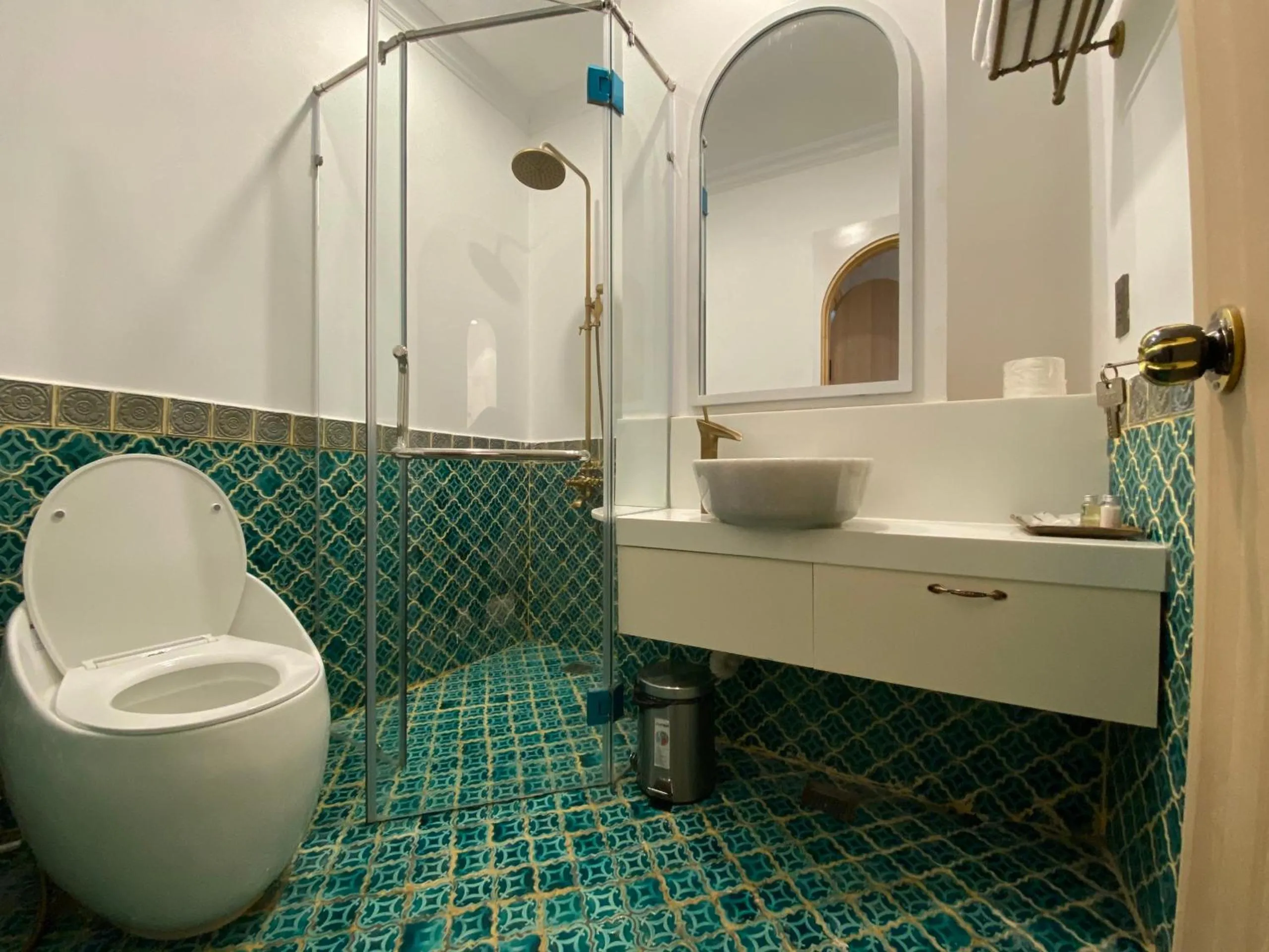 Hue Crown Boutique best hotel