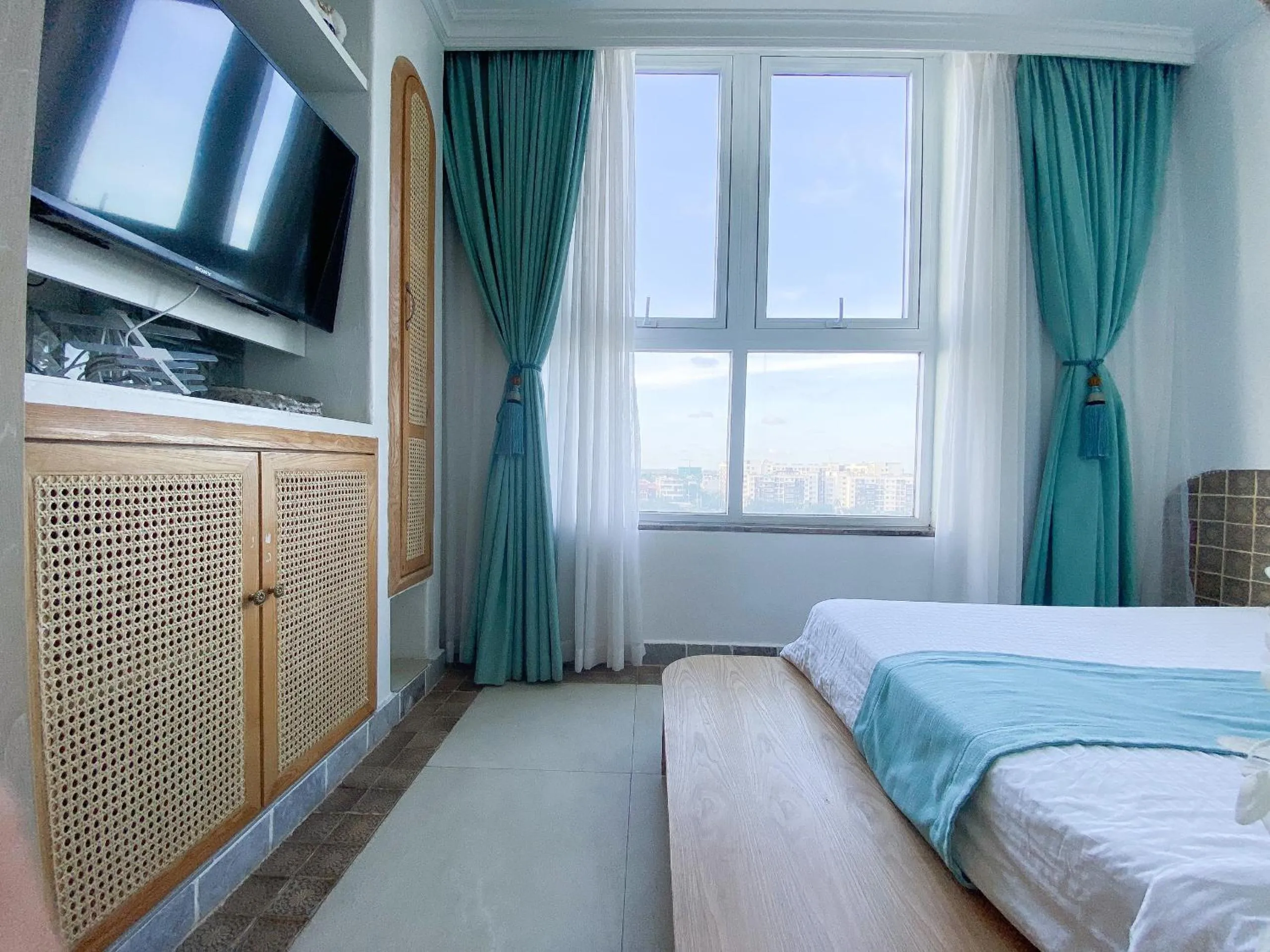 Bed in Hue Crown Boutique best hotel