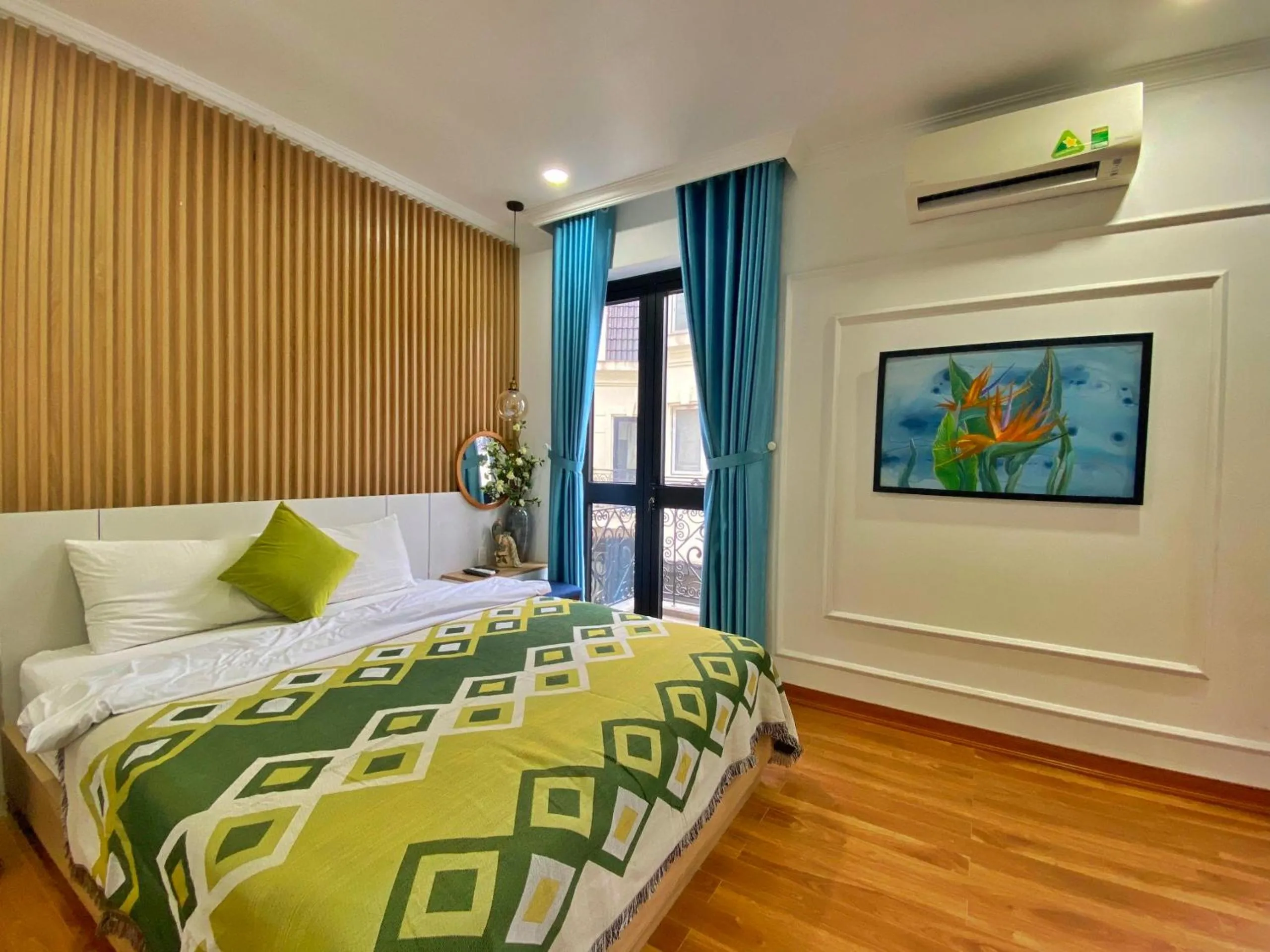 Bed in Hue Crown Boutique best hotel