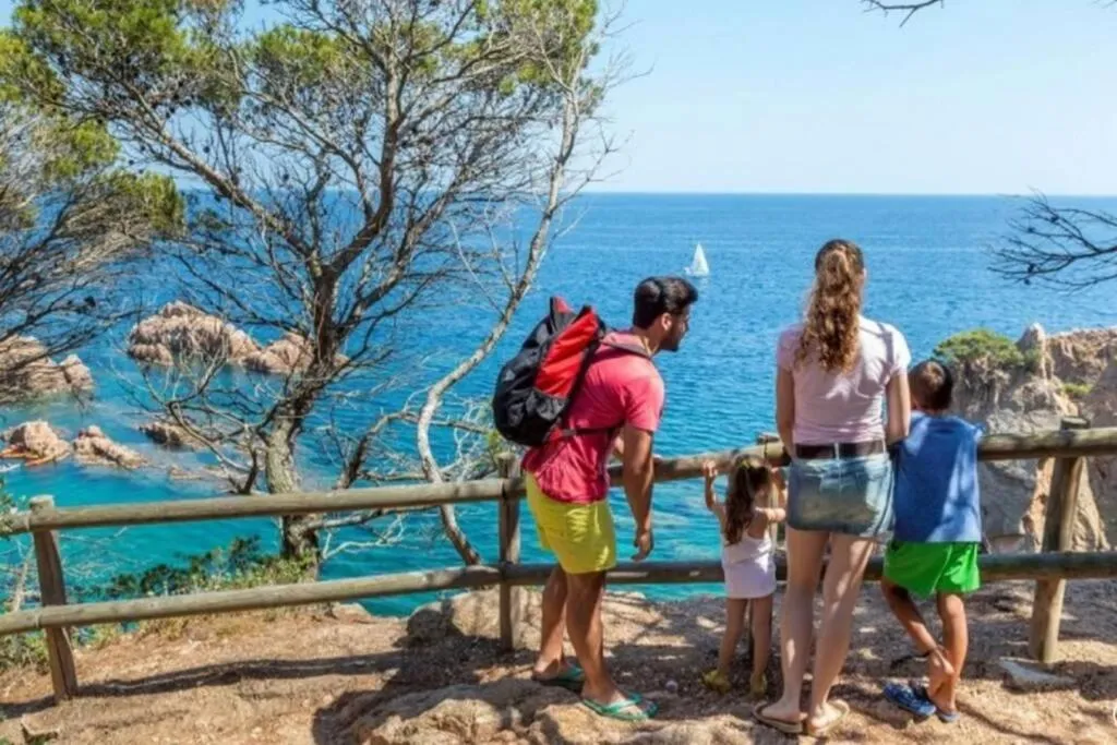 People in Nuevo Luminoso Apartamento Catalina a 80 metros de la playa para 4 personas