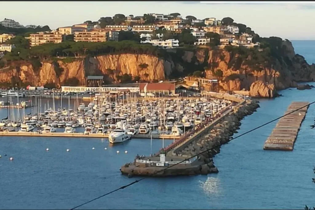 Neighbourhood in Nuevo Luminoso Apartamento Catalina a 80 metros de la playa para 4 personas