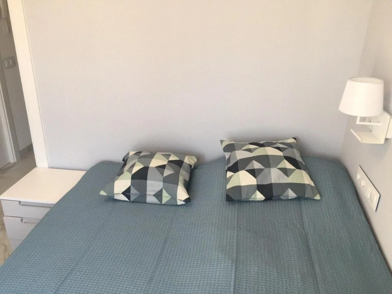 Bed in Nuevo Luminoso Apartamento Catalina a 80 metros de la playa para 4 personas