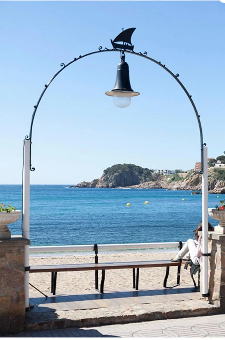 Beach in Nuevo Luminoso Apartamento Catalina a 80 metros de la playa para 4 personas