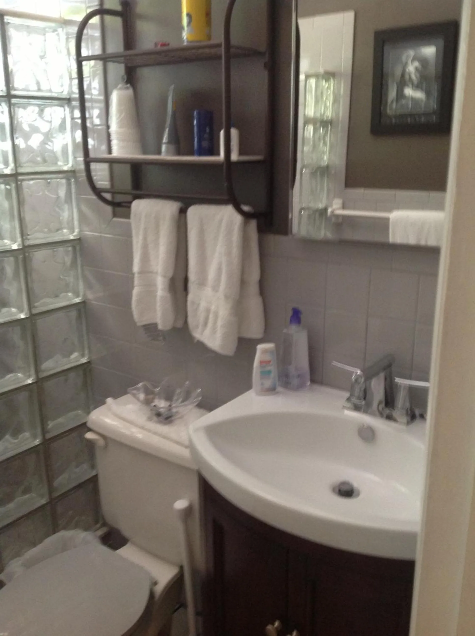 Bathroom in Coral Reef Guesthouse