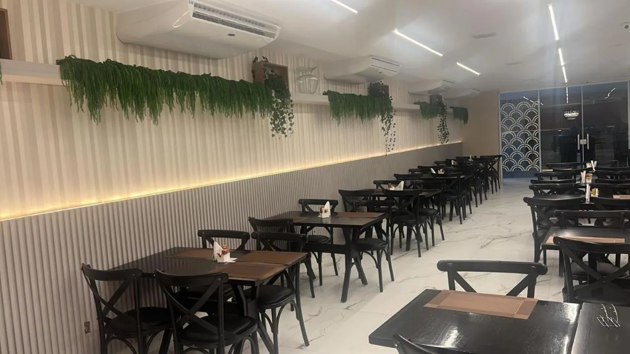 Restaurant/places to eat in Vox Hotel