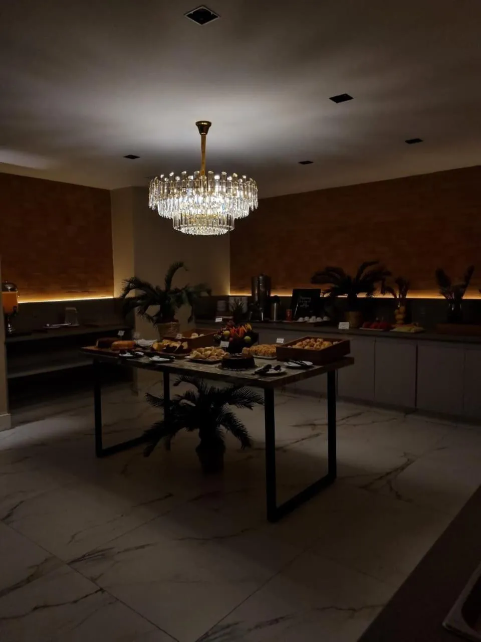 Restaurant/places to eat in Vox Hotel