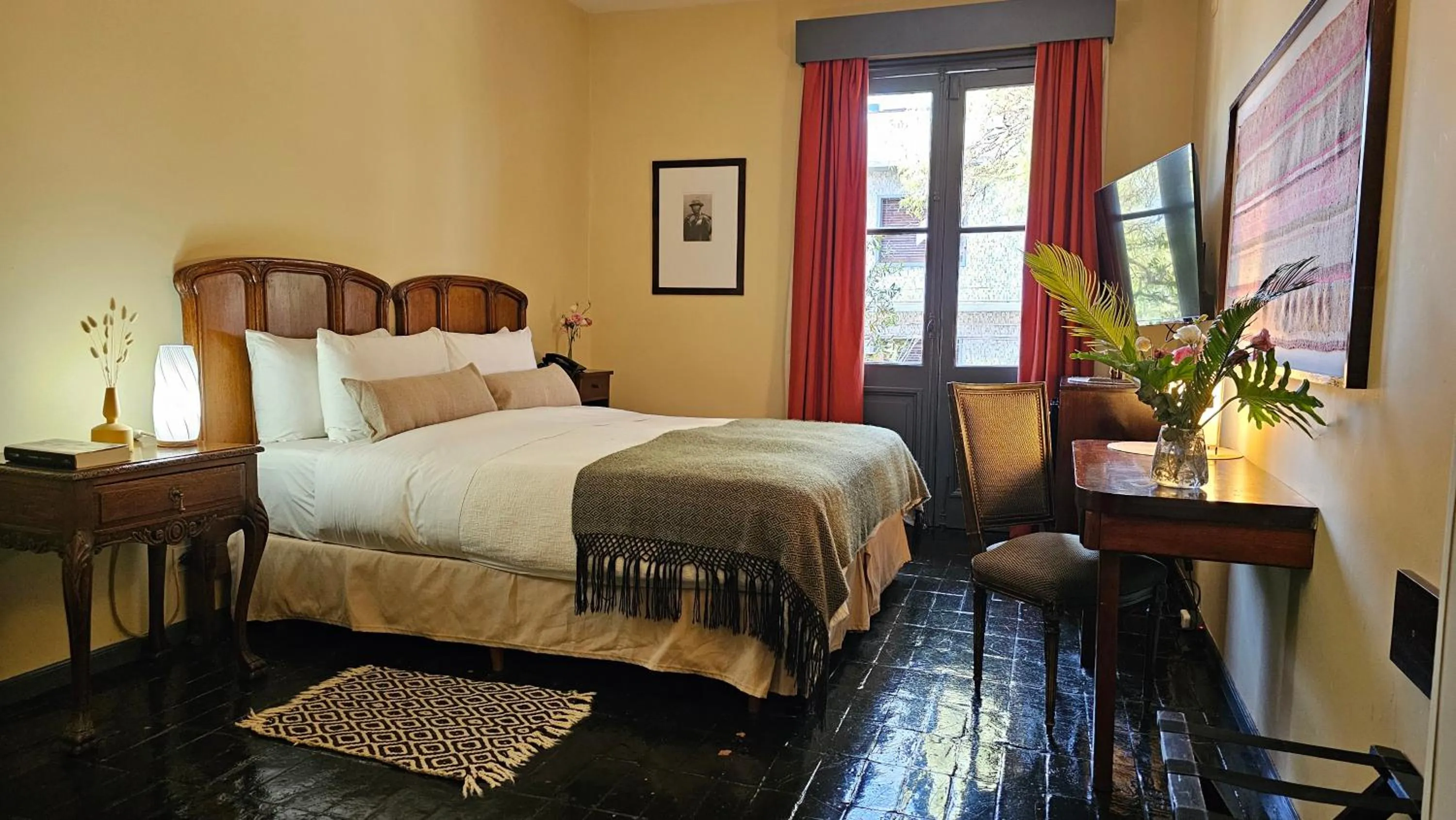 Photo of the whole room, Bed in BE Jardin Escondido By Coppola