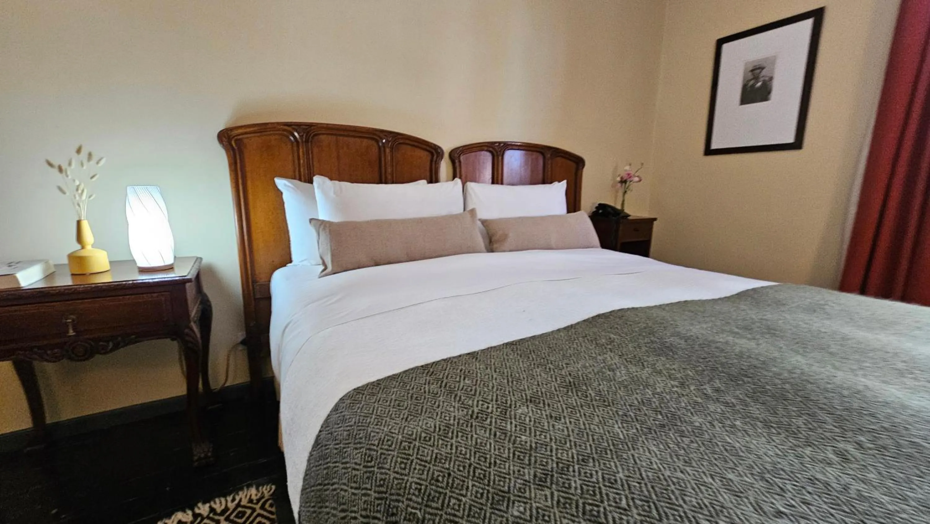 Bed in BE Jardin Escondido By Coppola