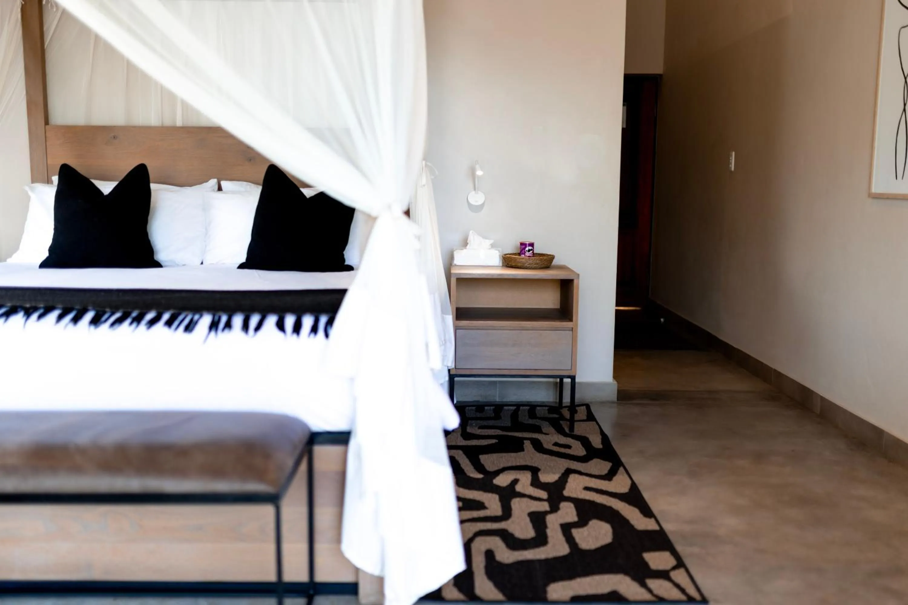 Property building, Bed in Little Kubu Lodge