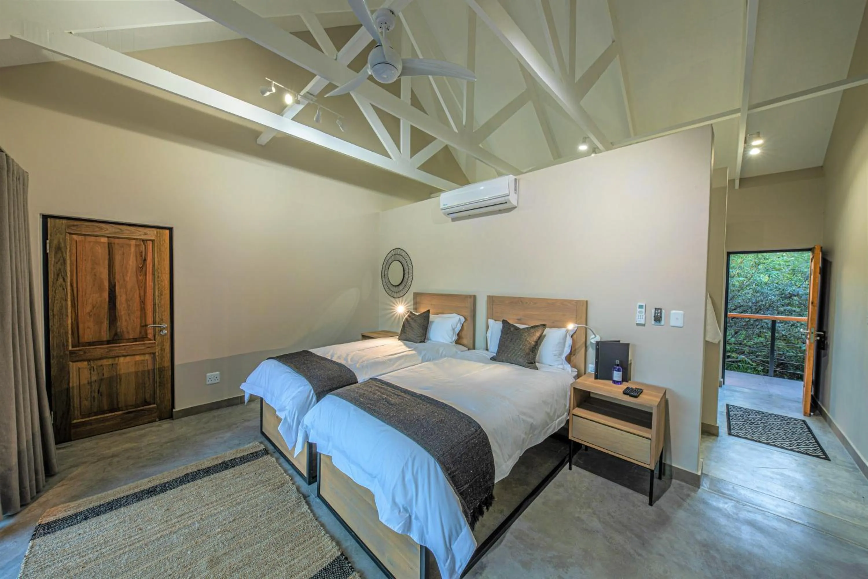 Bedroom, Bed in Little Kubu Lodge