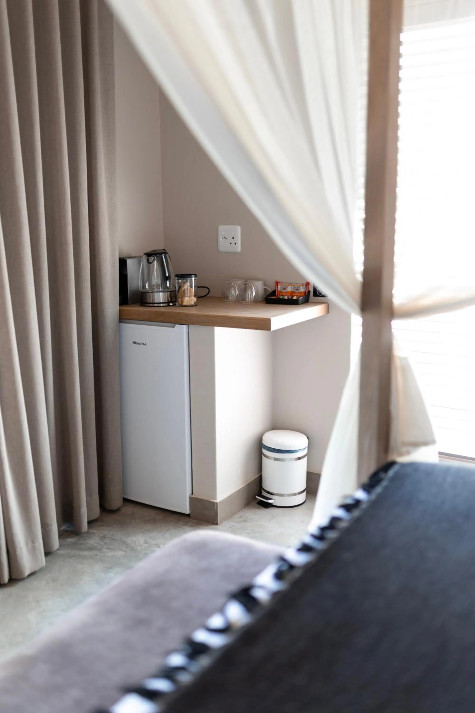 Coffee/tea facilities in Little Kubu Lodge
