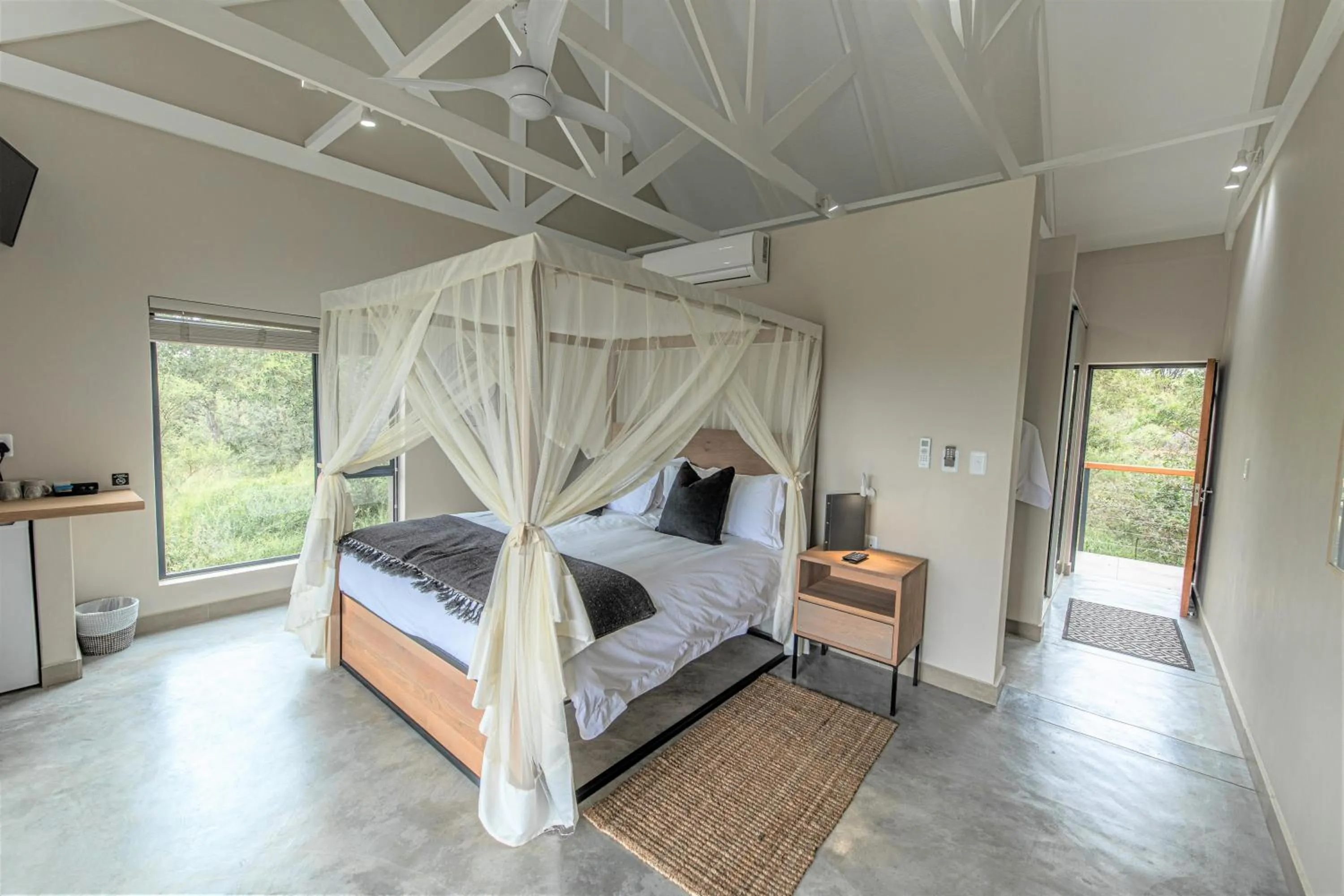 Bedroom, Bed in Little Kubu Lodge
