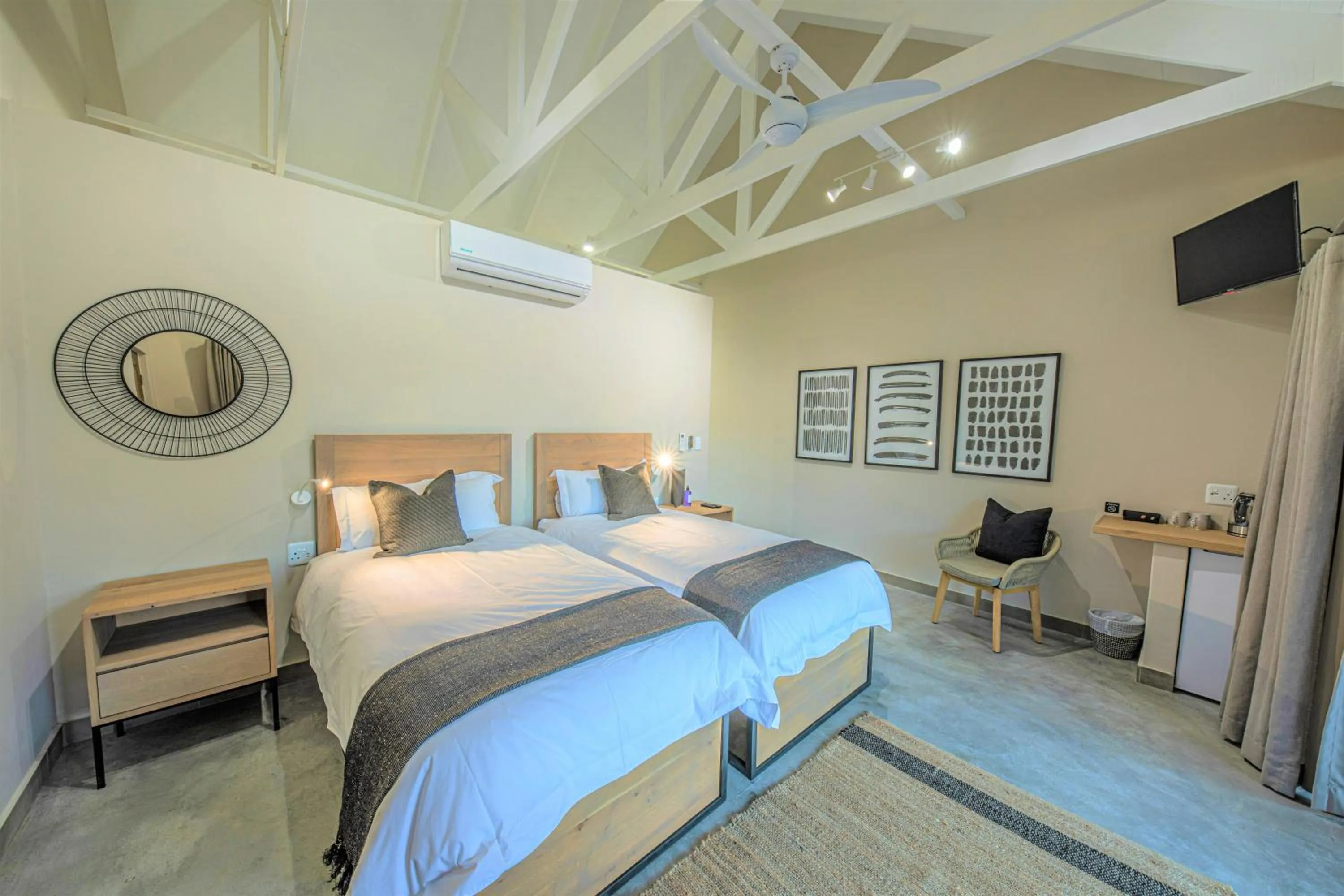 Bedroom, Bed in Little Kubu Lodge