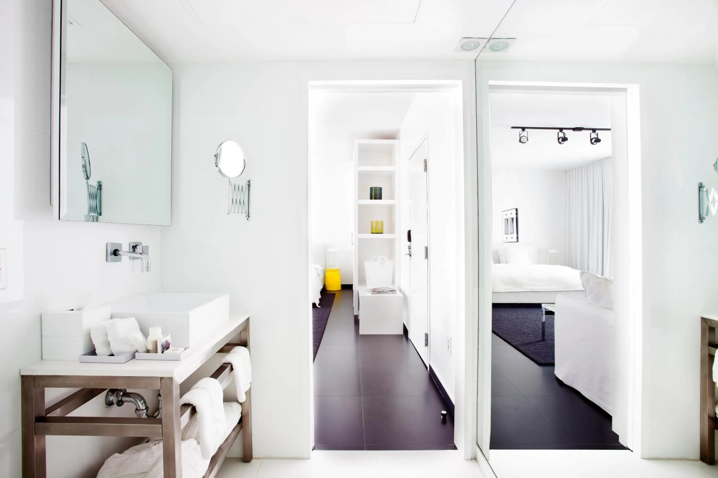 Bathroom, Bed in Blanc Kara- Adults Only