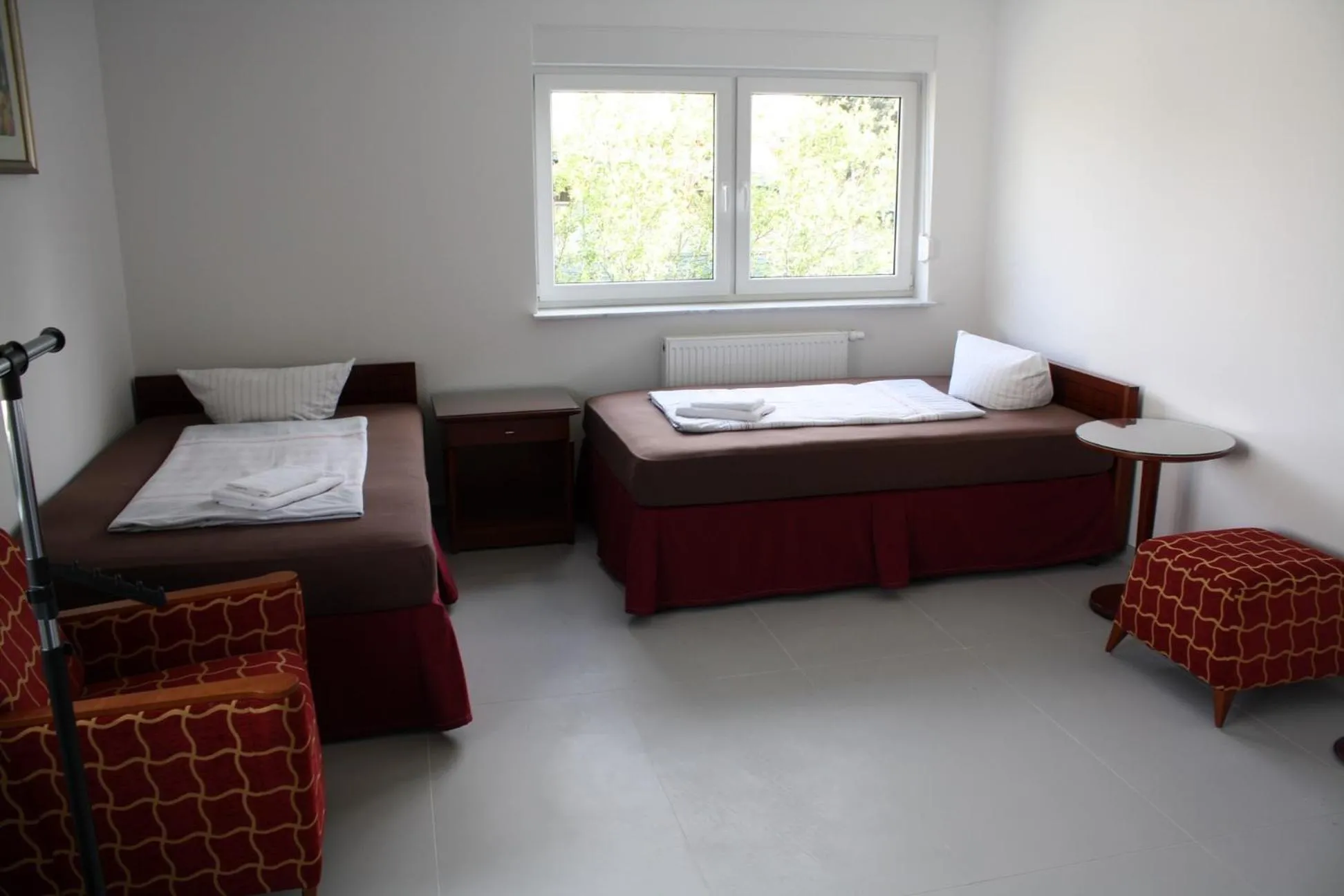 Bed in Pension Probstheida UG