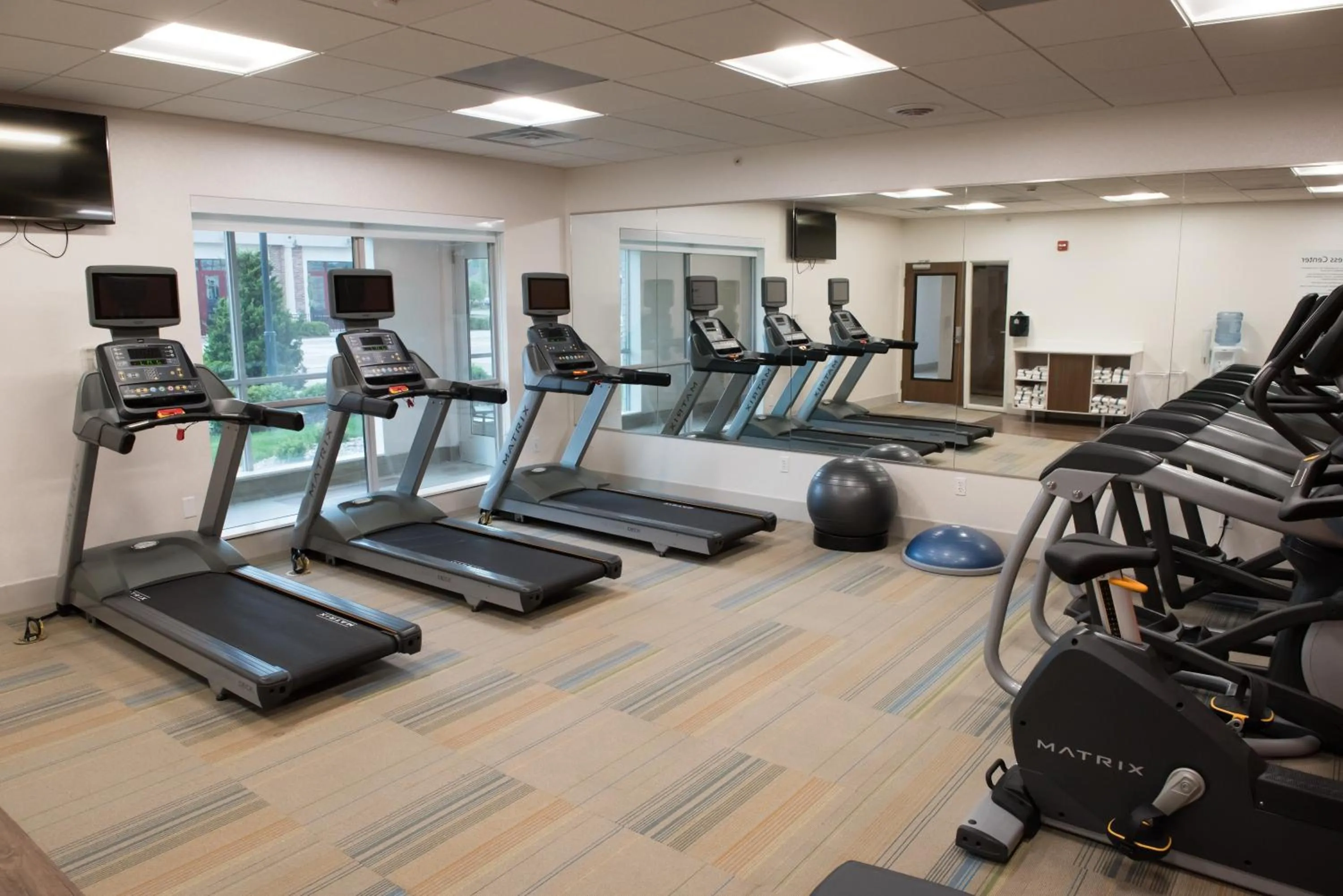 Spa and wellness centre/facilities in Holiday Inn Express & Suites - Mishawaka - South Bend by IHG