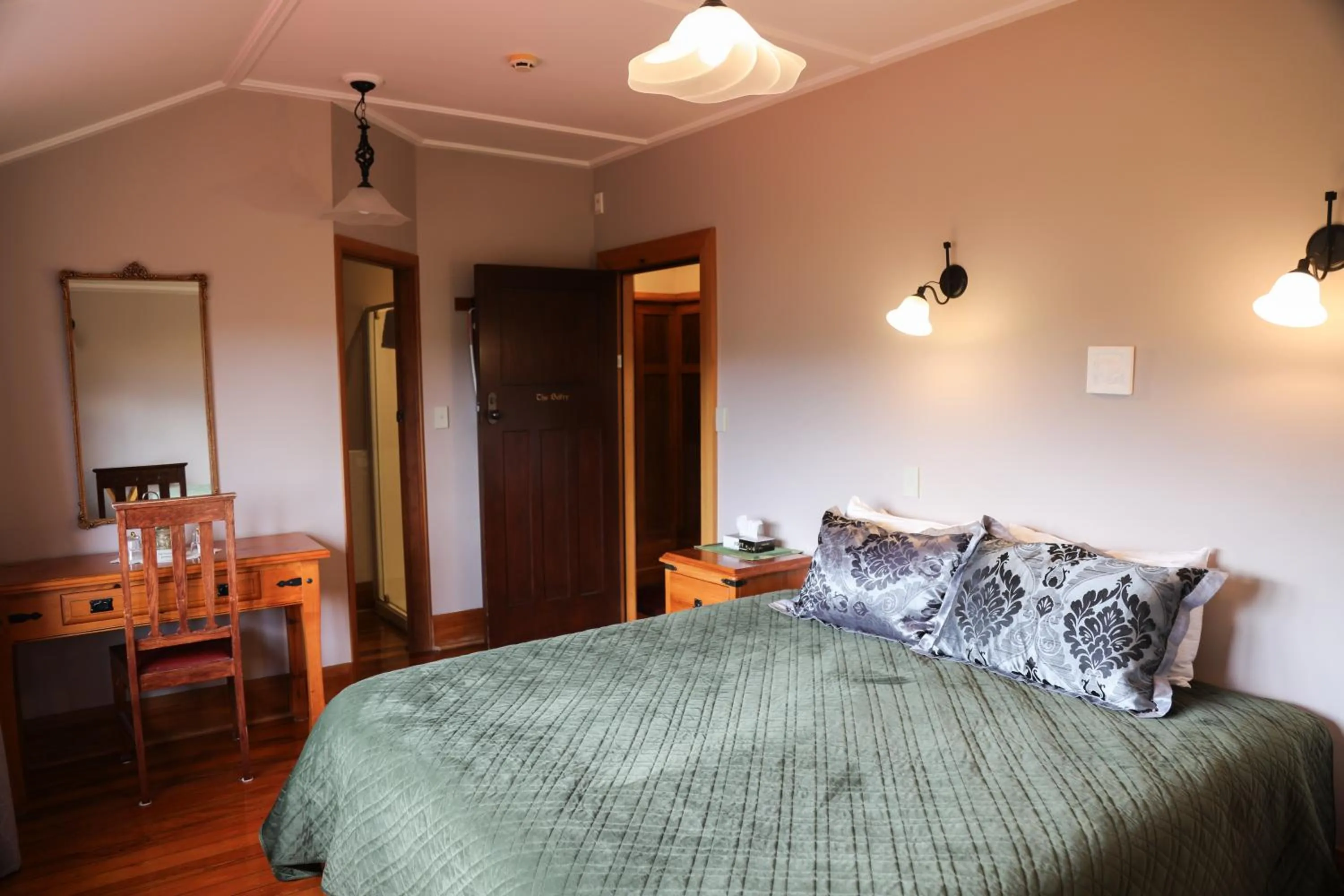 Bed in Te Anau Lodge