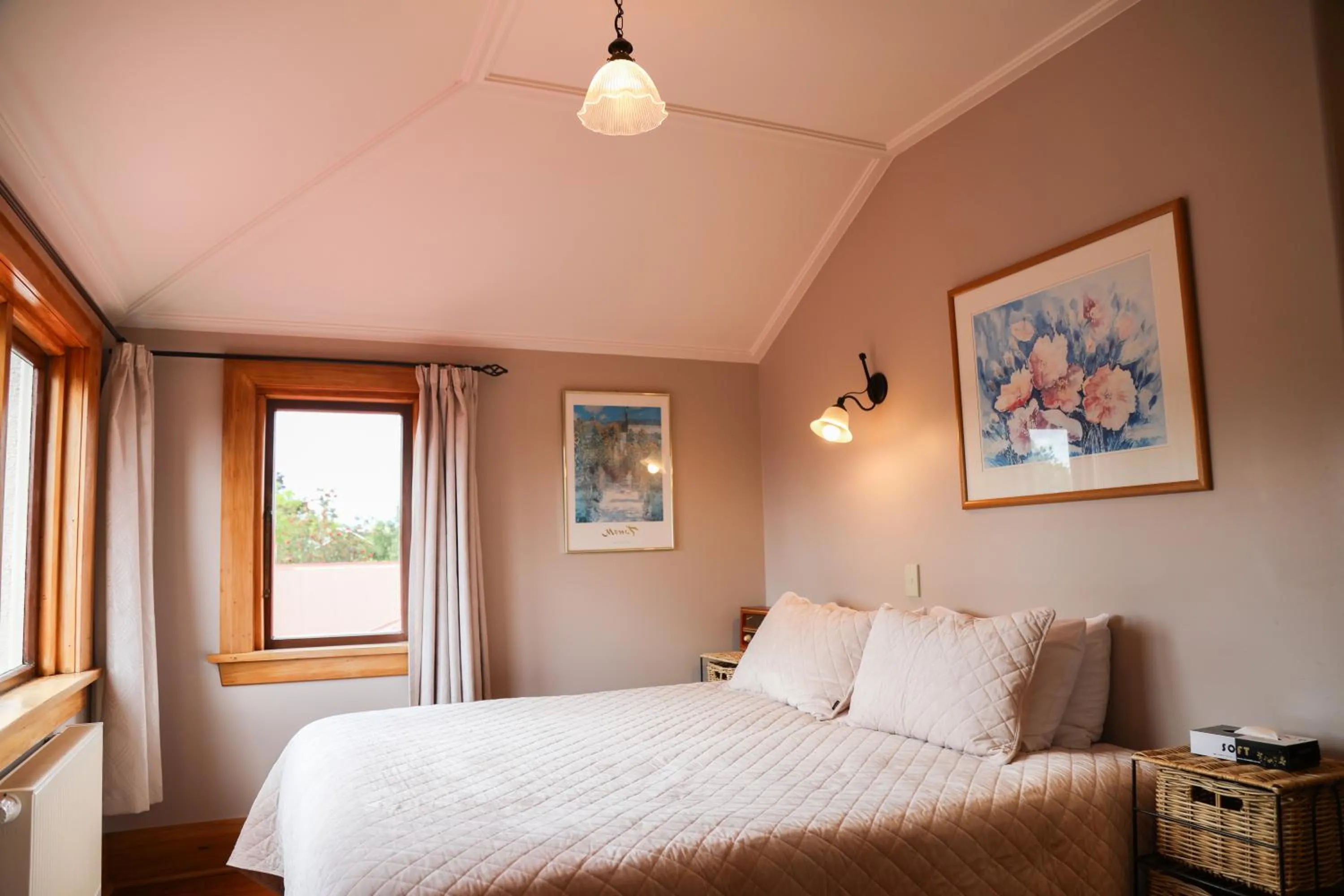 Bed in Te Anau Lodge