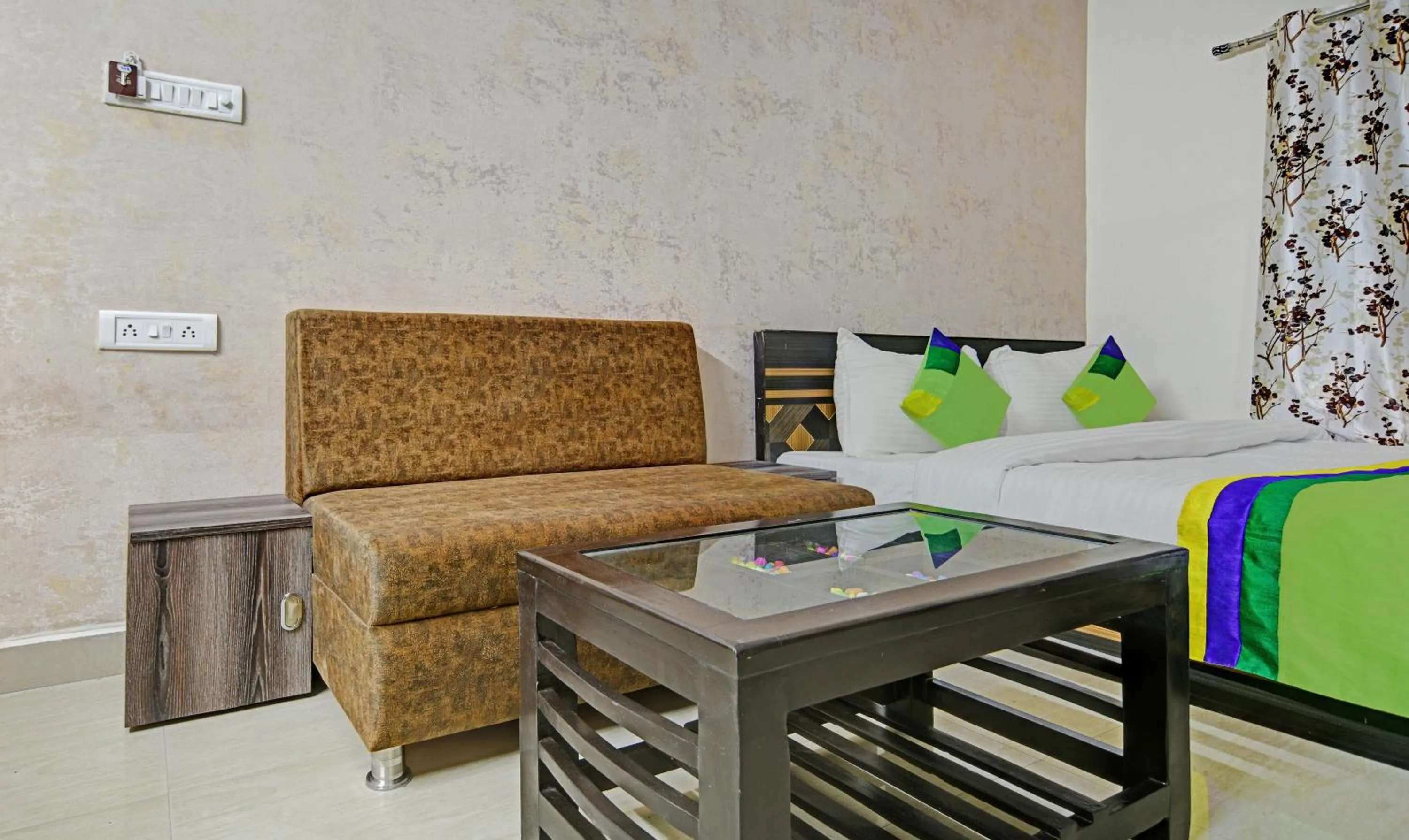 Bedroom, Bed in Treebo Alankar Hoshangabad Road