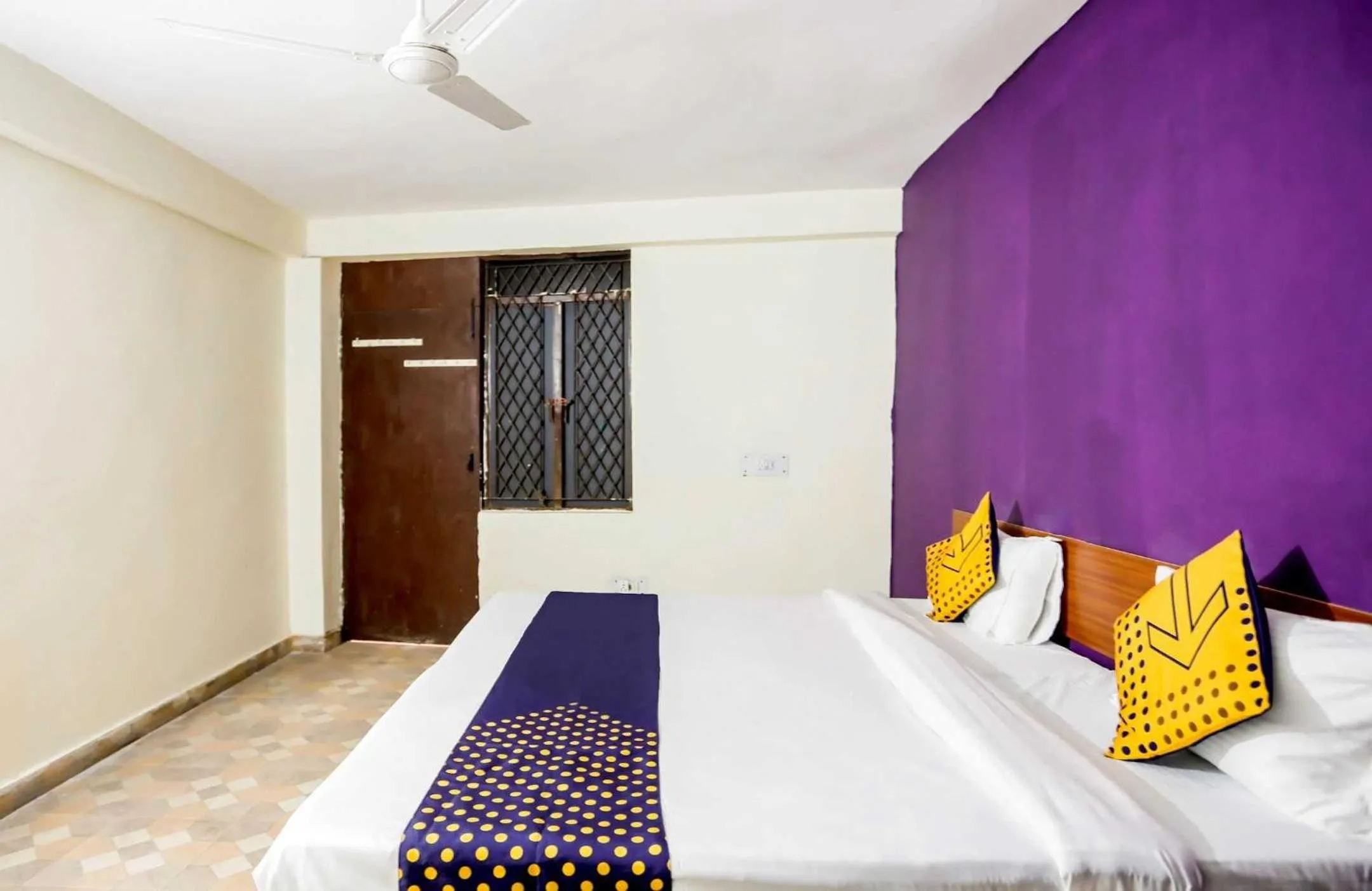 Bedroom, Bed in SPOT ON Hotel Harry's 1 Near Select Citywalk Mall