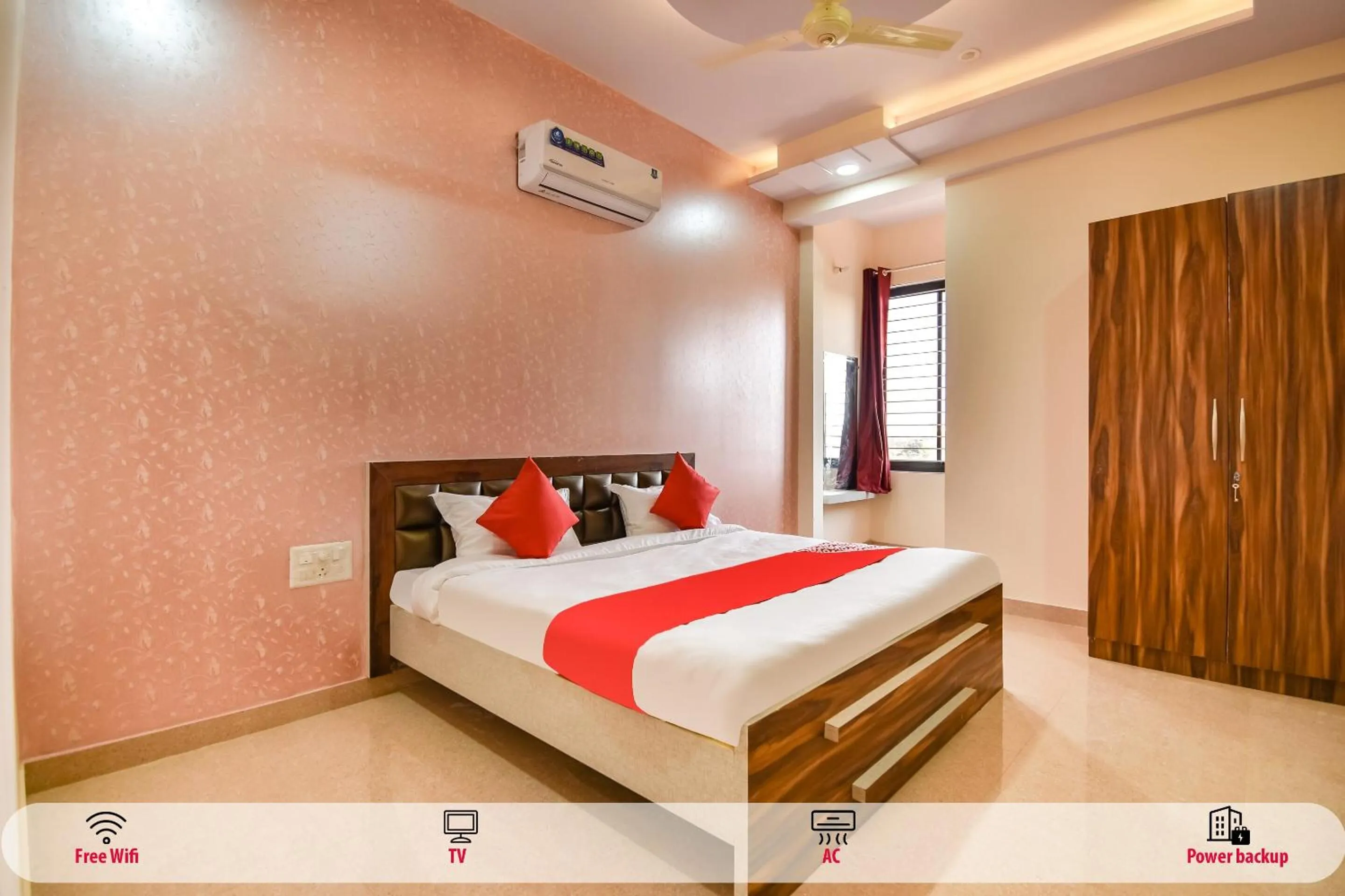 Bedroom in OYO 70183 Sai Kripa Lodging