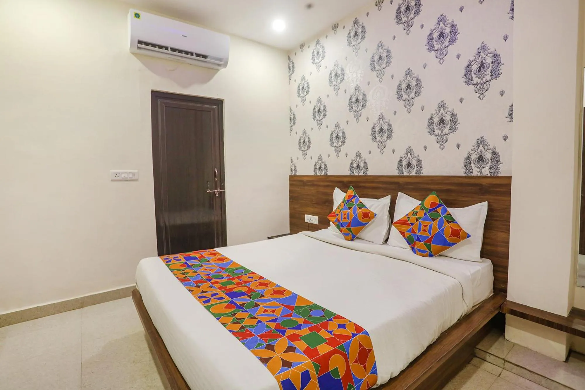 Bed in TRPOTELS Prince Mama