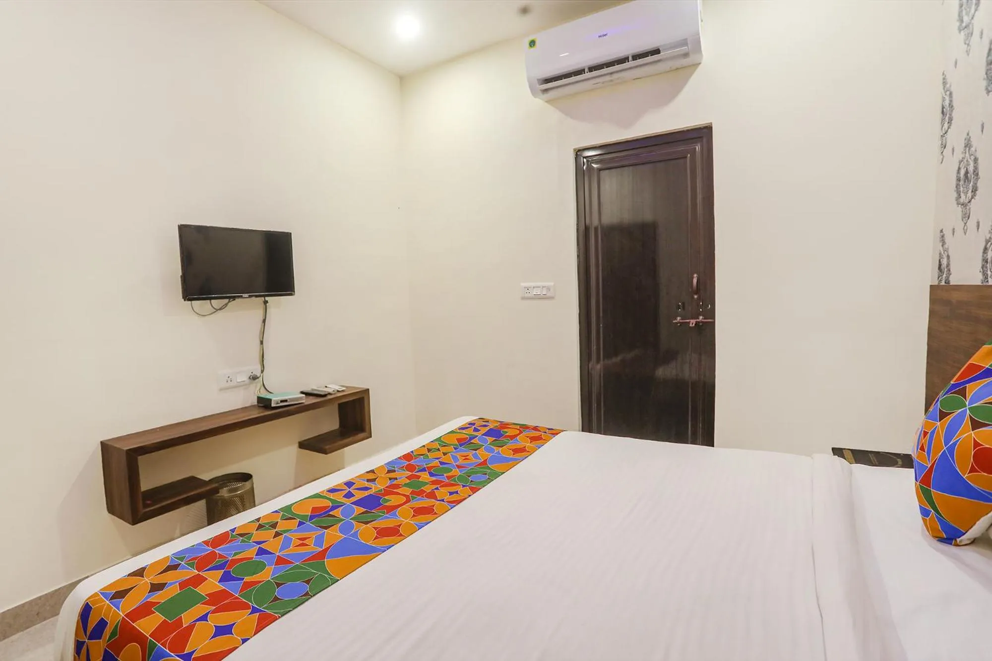 Bed in TRPOTELS Prince Mama