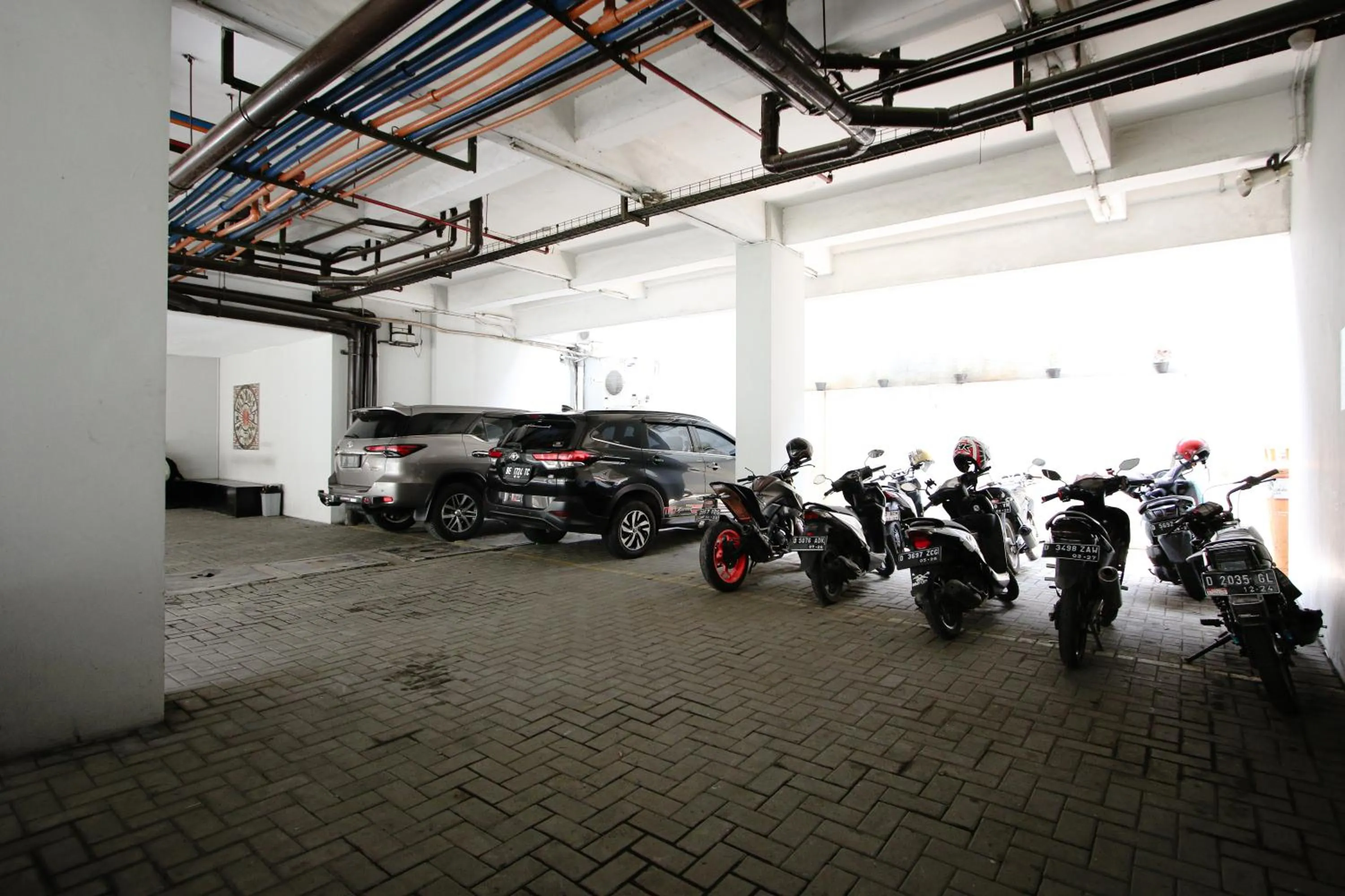 Parking in Zodiak Asia Afrika by KAGUM Hotels